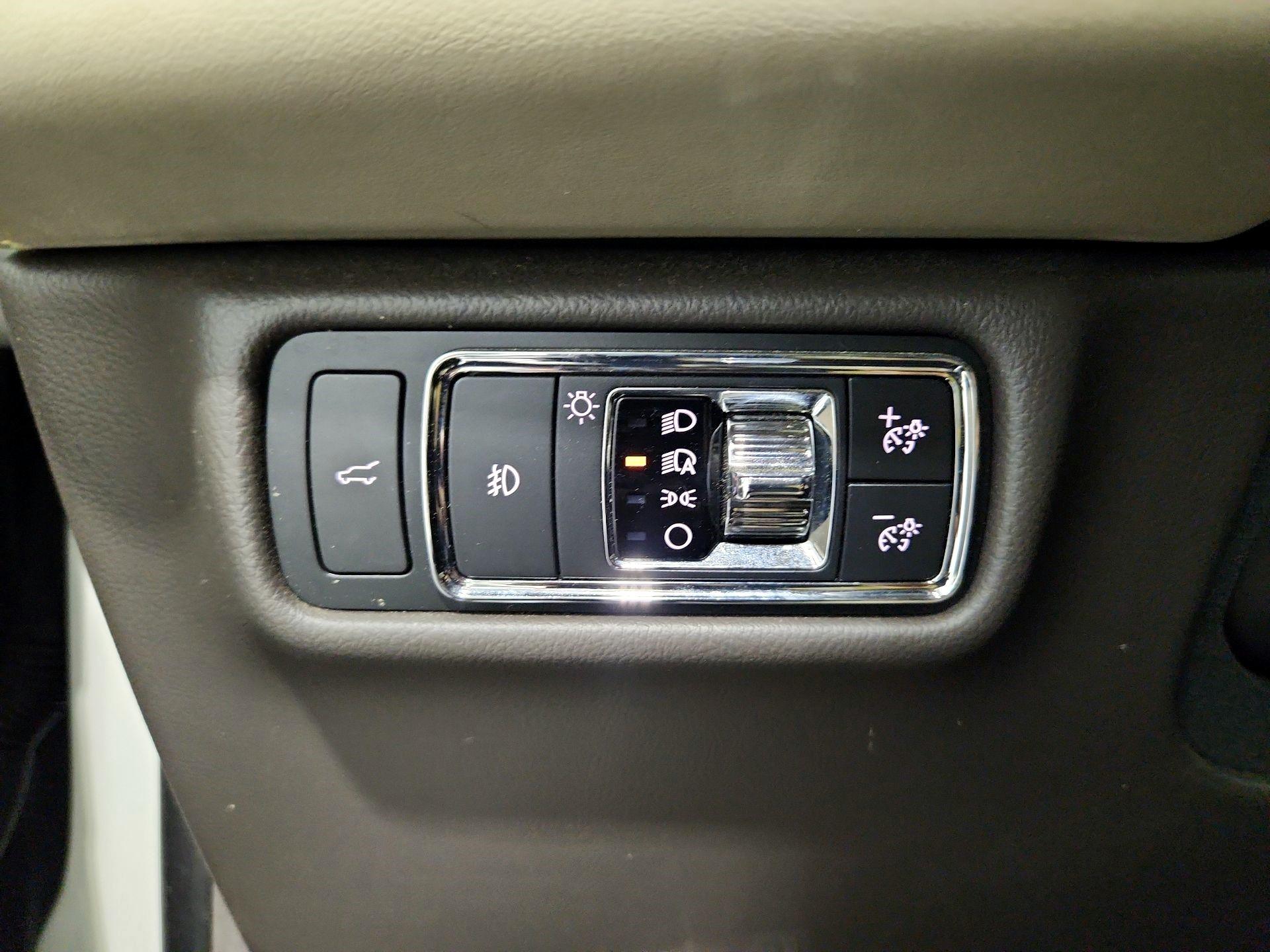 Thumbnail: 2020 Lincoln Aviator - 13