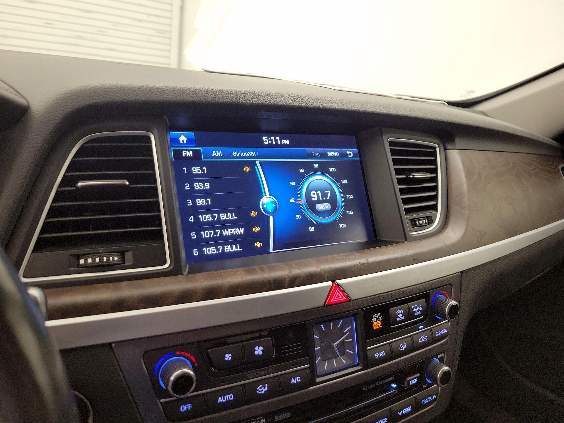 Thumbnail: 2015 Hyundai Genesis - 16