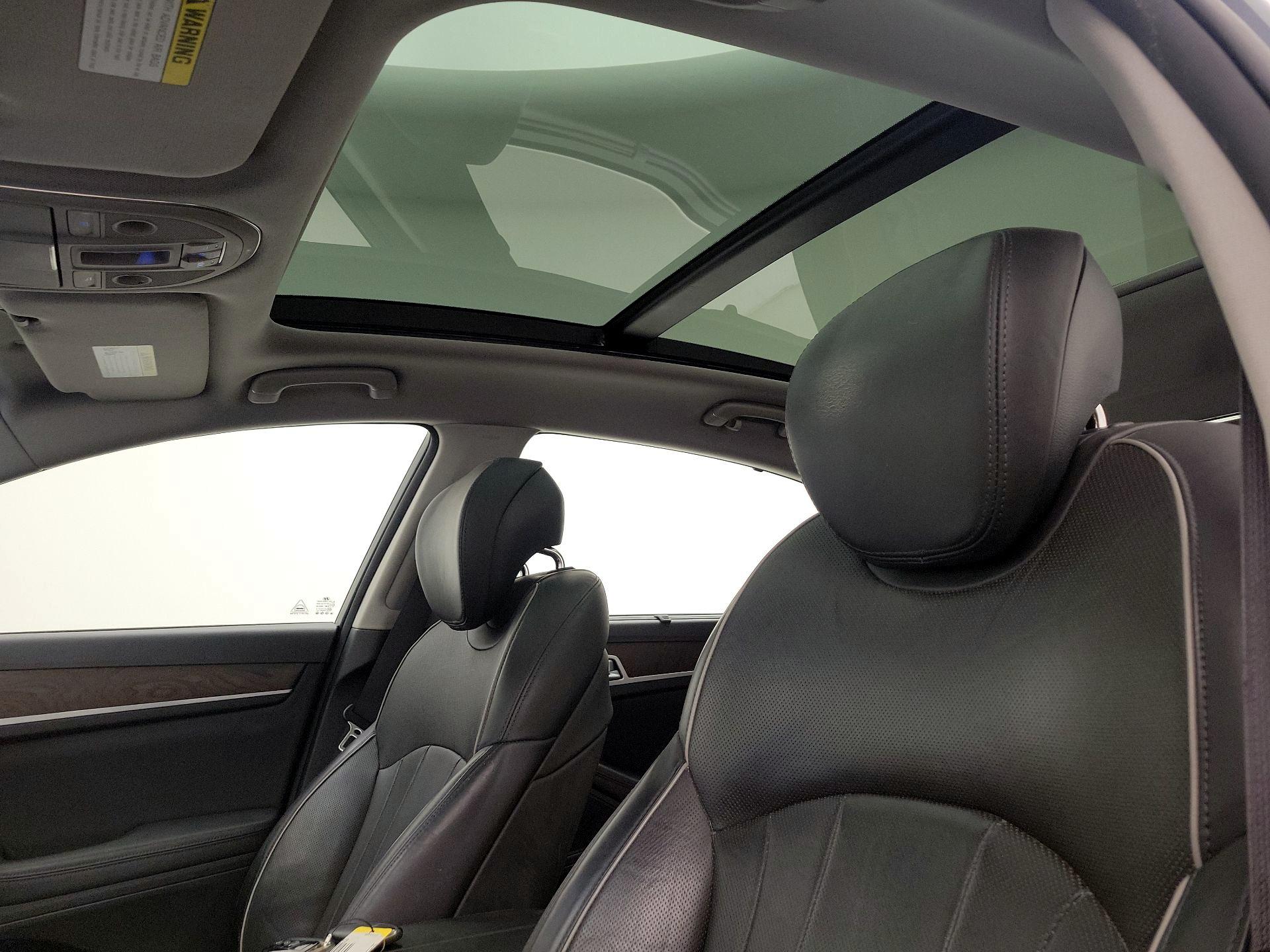 Thumbnail: 2015 Hyundai Genesis - 20