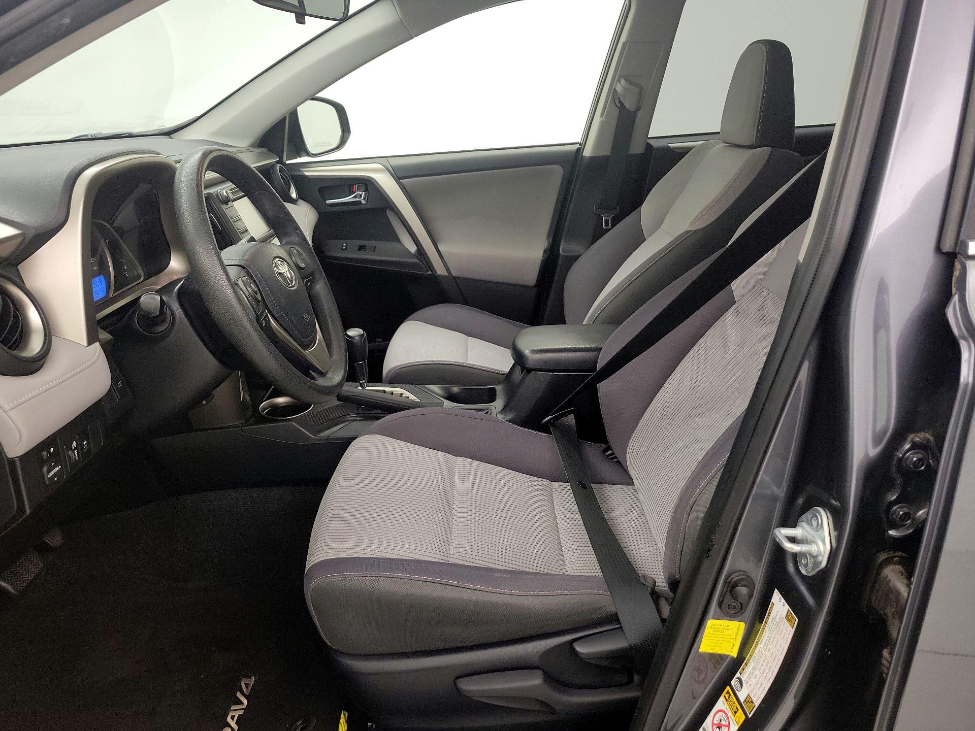 Thumbnail: 2015 Toyota RAV4 - 11