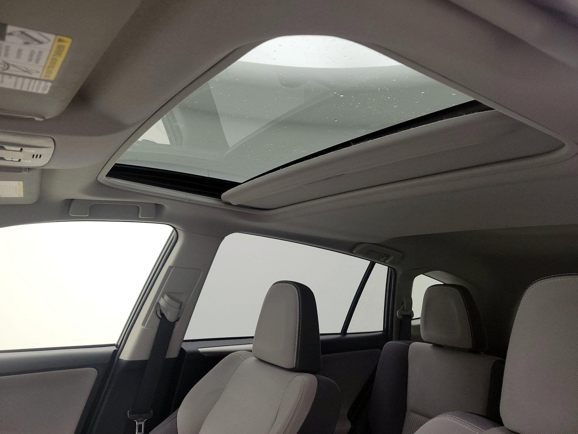 Thumbnail: 2015 Toyota RAV4 - 19