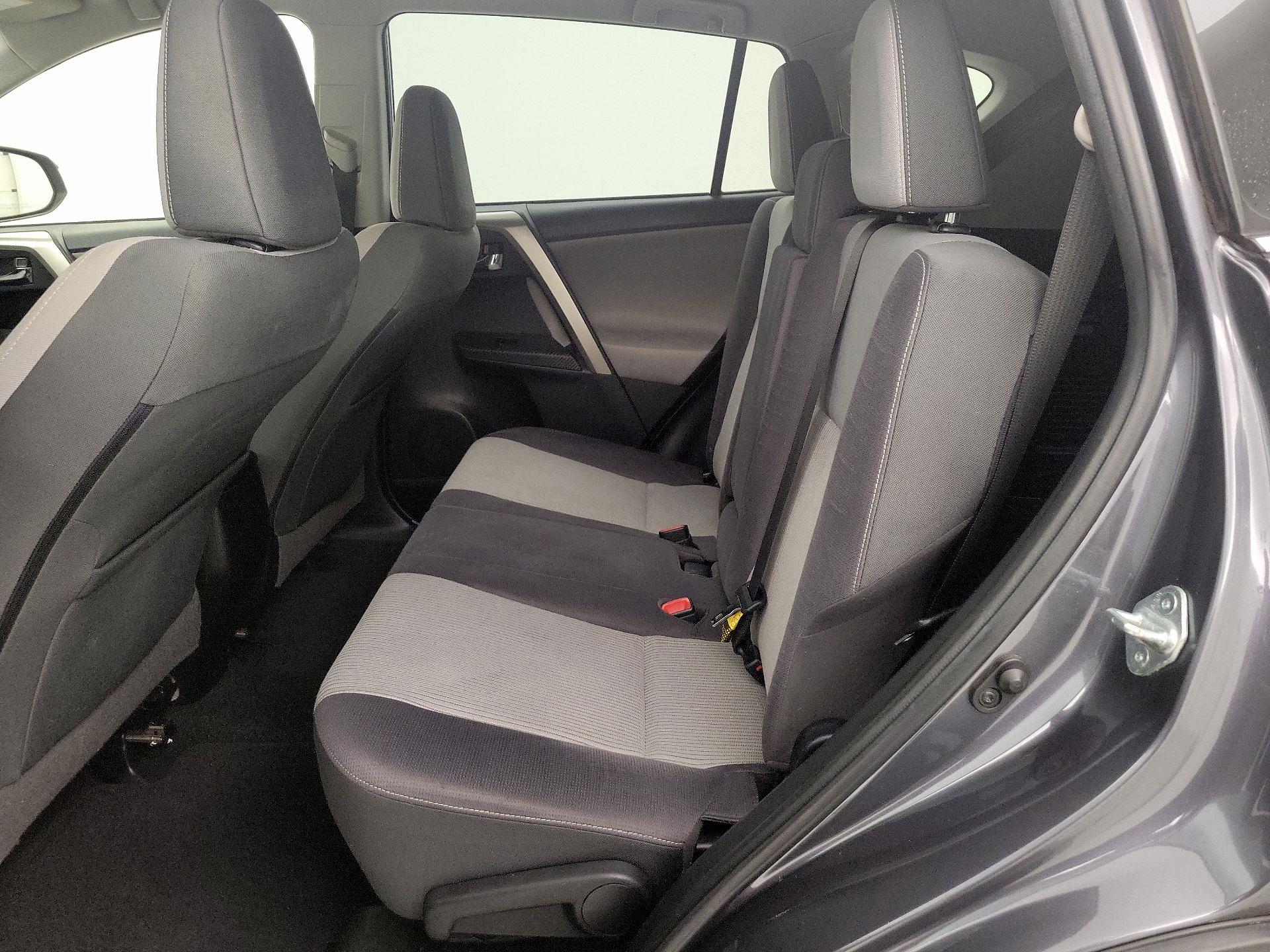 Thumbnail: 2015 Toyota RAV4 - 20
