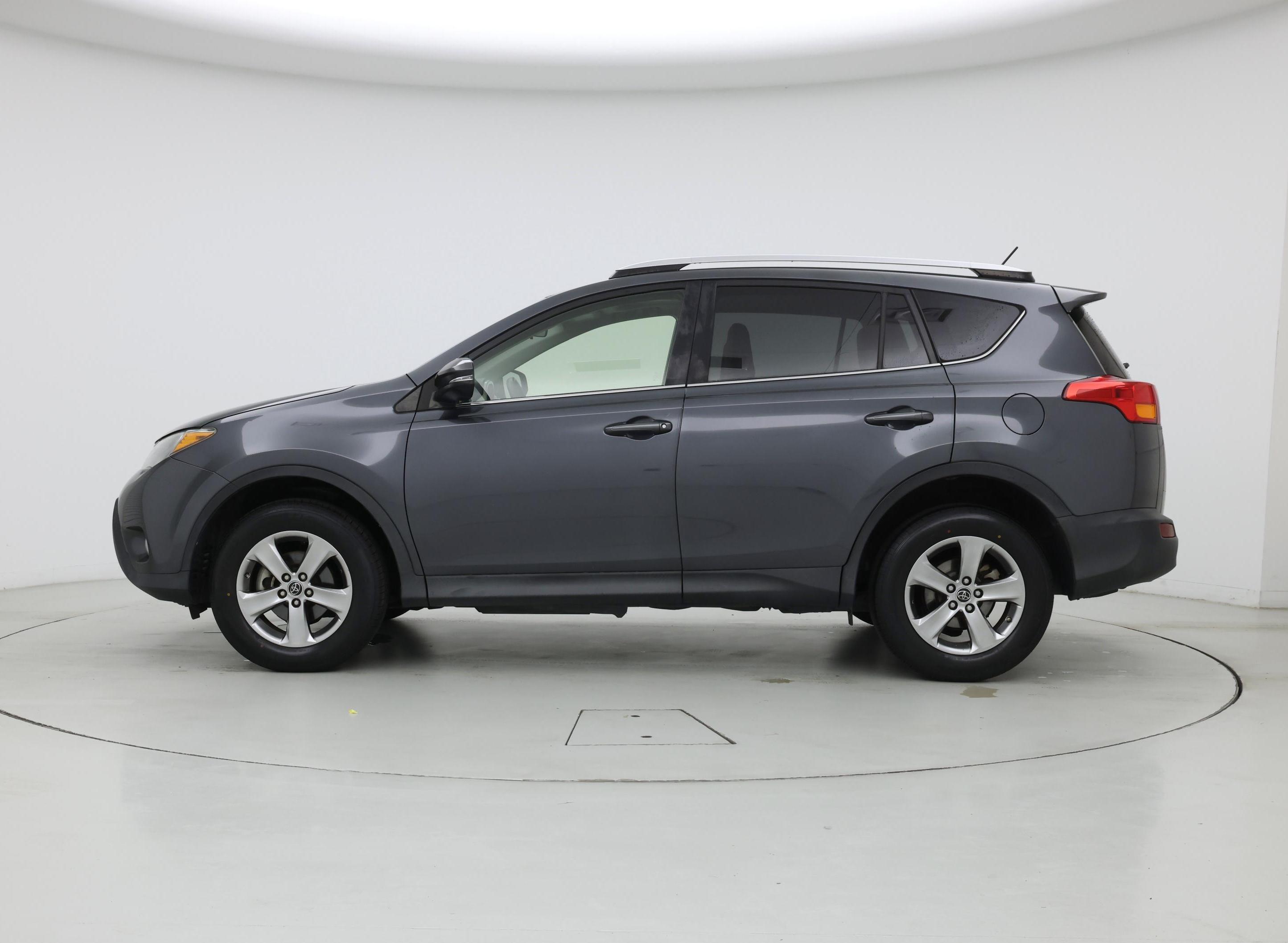 Thumbnail: 2015 Toyota RAV4 - 3