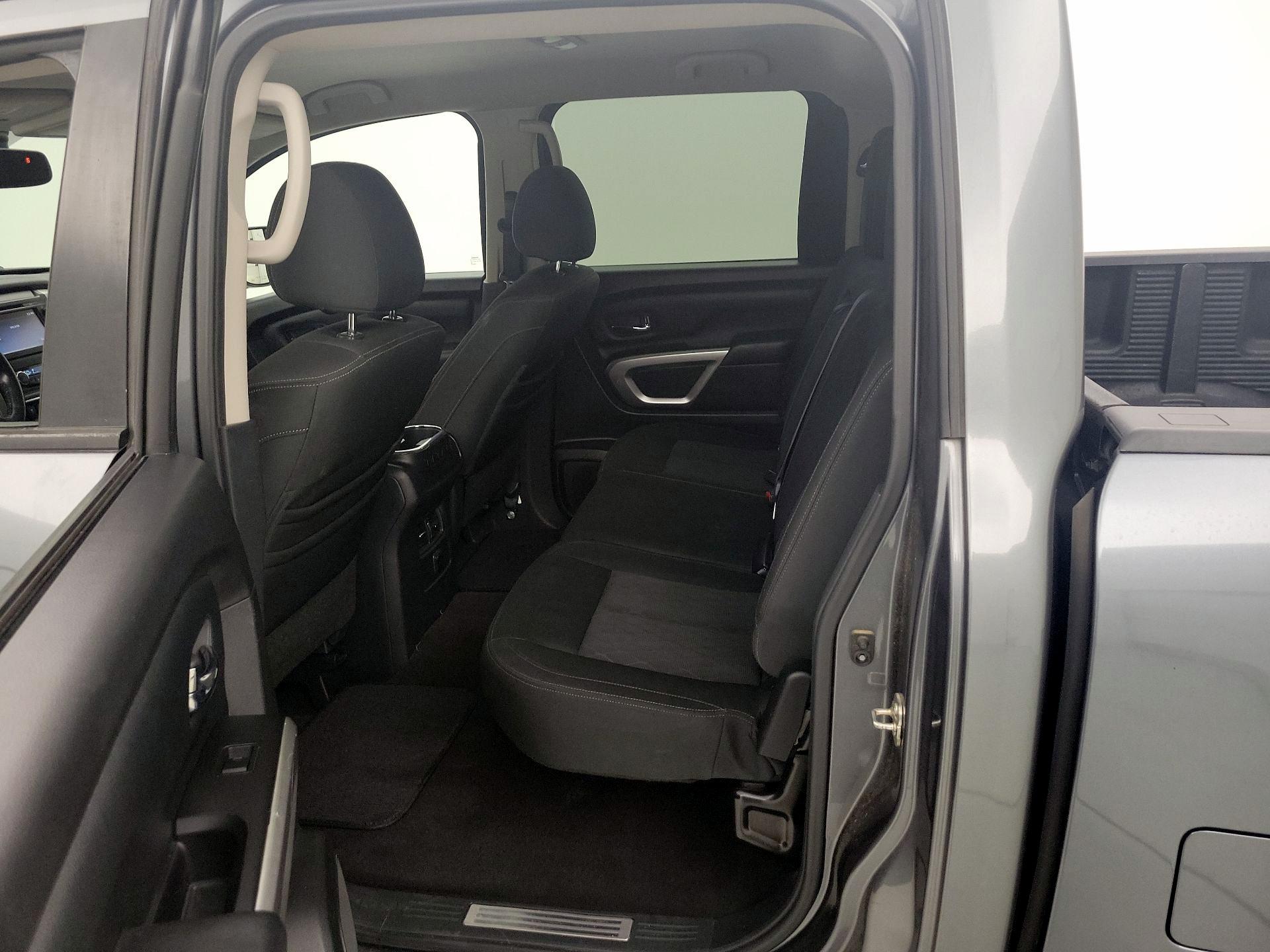 Thumbnail: 2017 Nissan Titan - 19