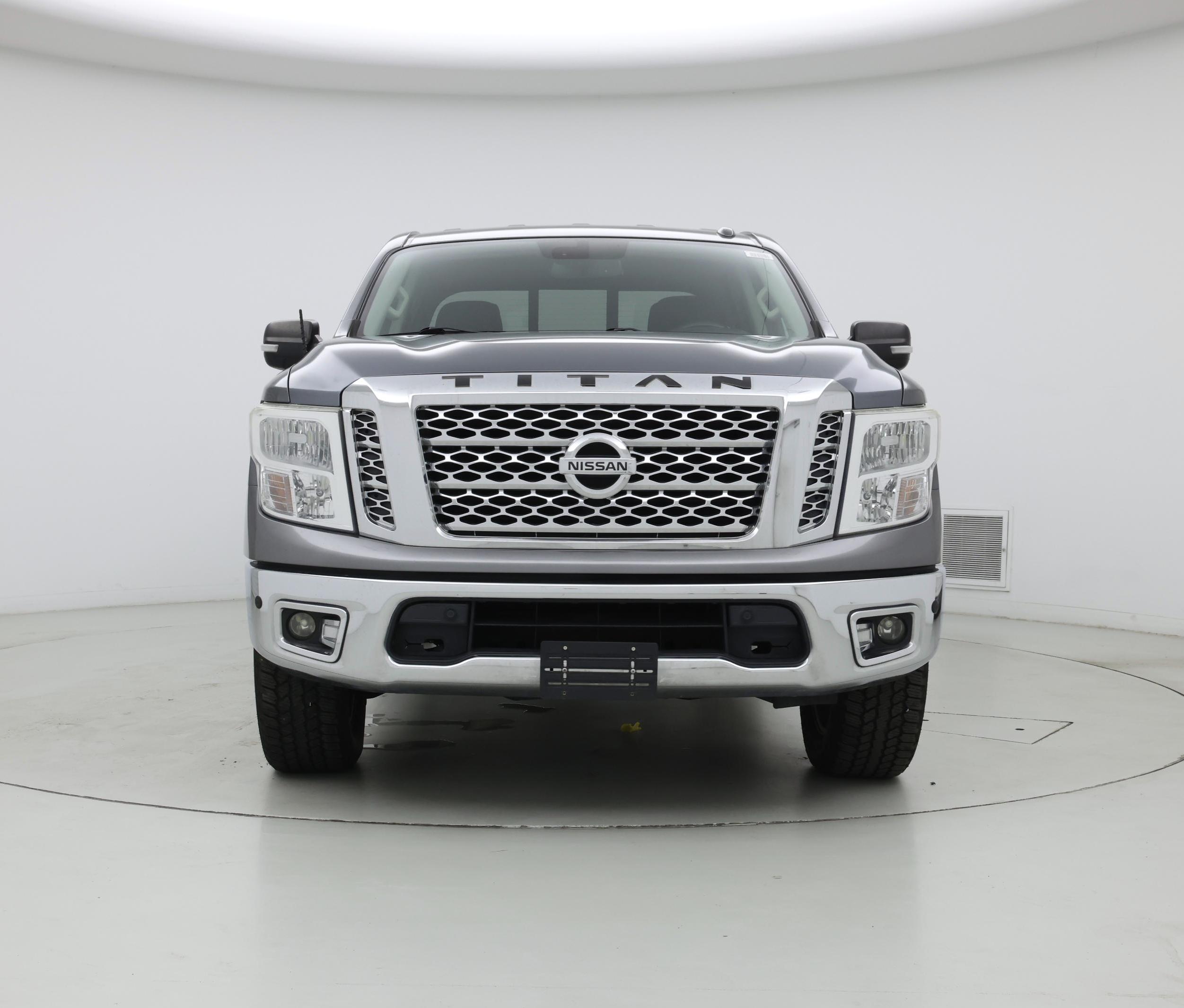 Thumbnail: 2017 Nissan Titan - 5