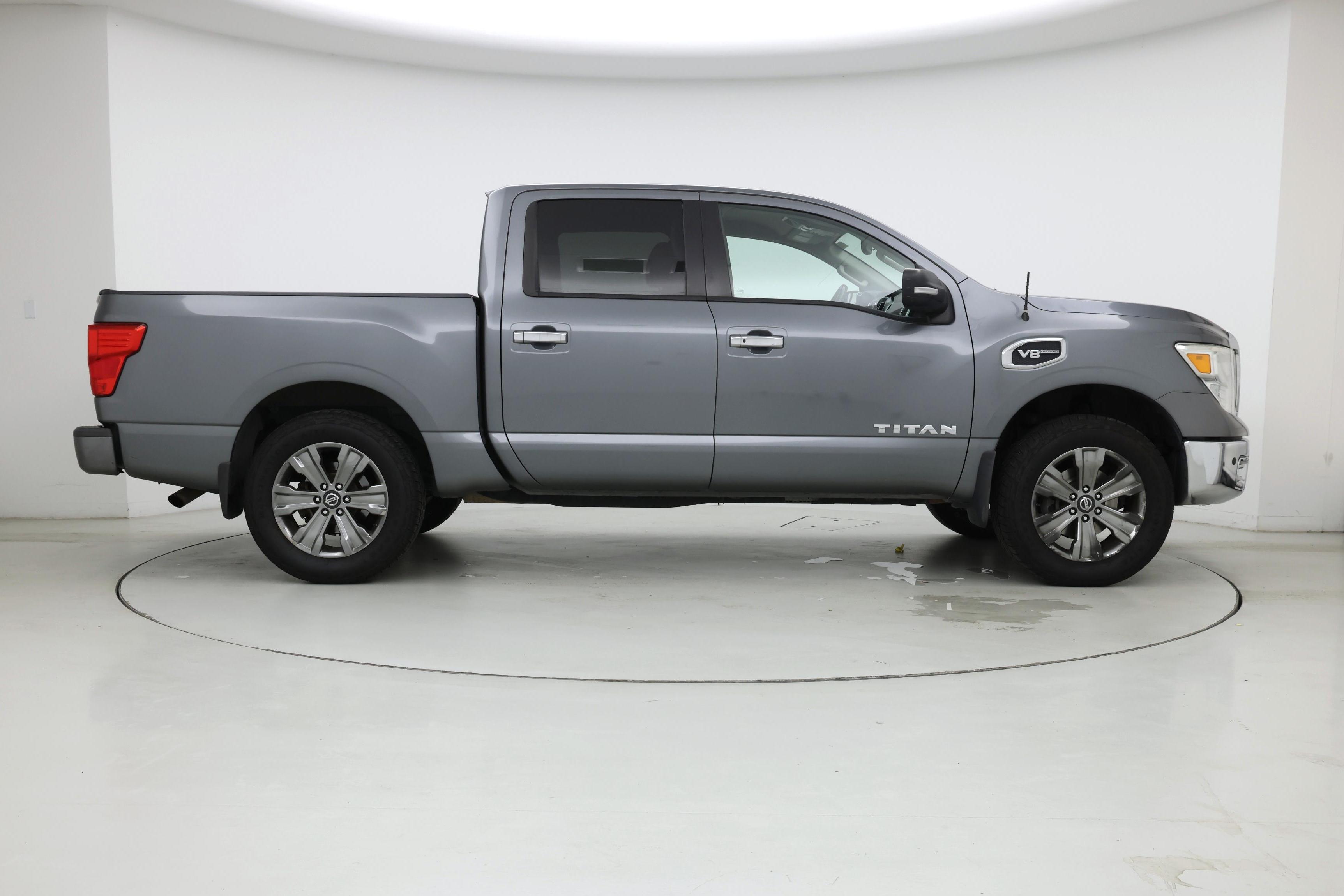 Thumbnail: 2017 Nissan Titan - 7