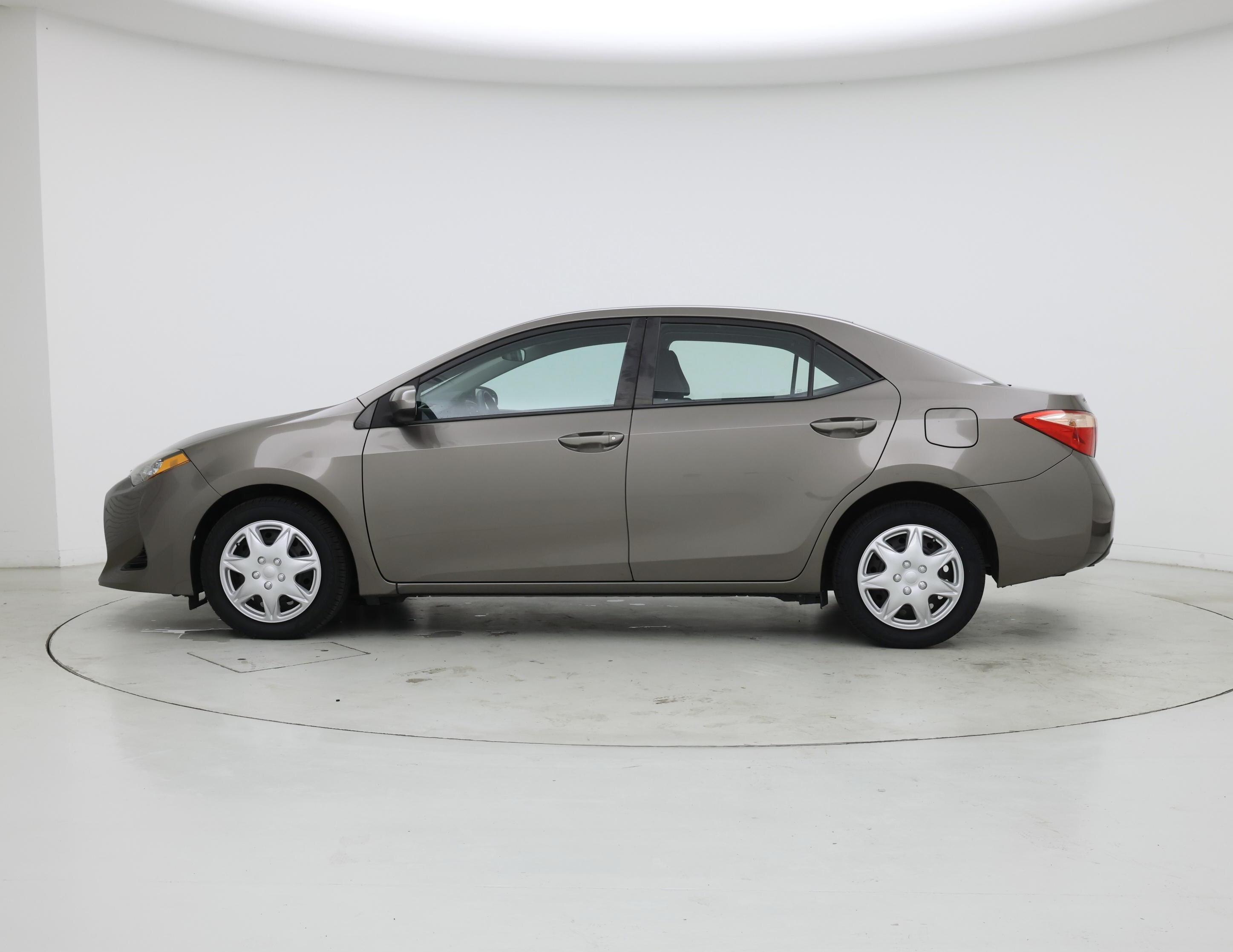 Thumbnail: 2017 Toyota Corolla - 3