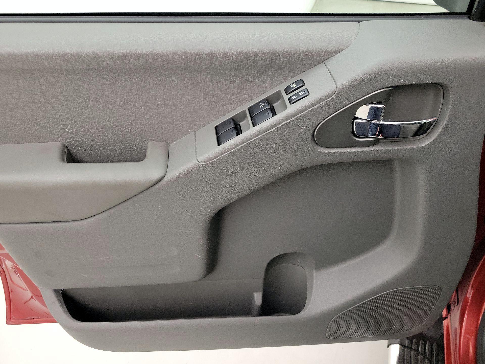 Thumbnail: 2015 Nissan Frontier - 12