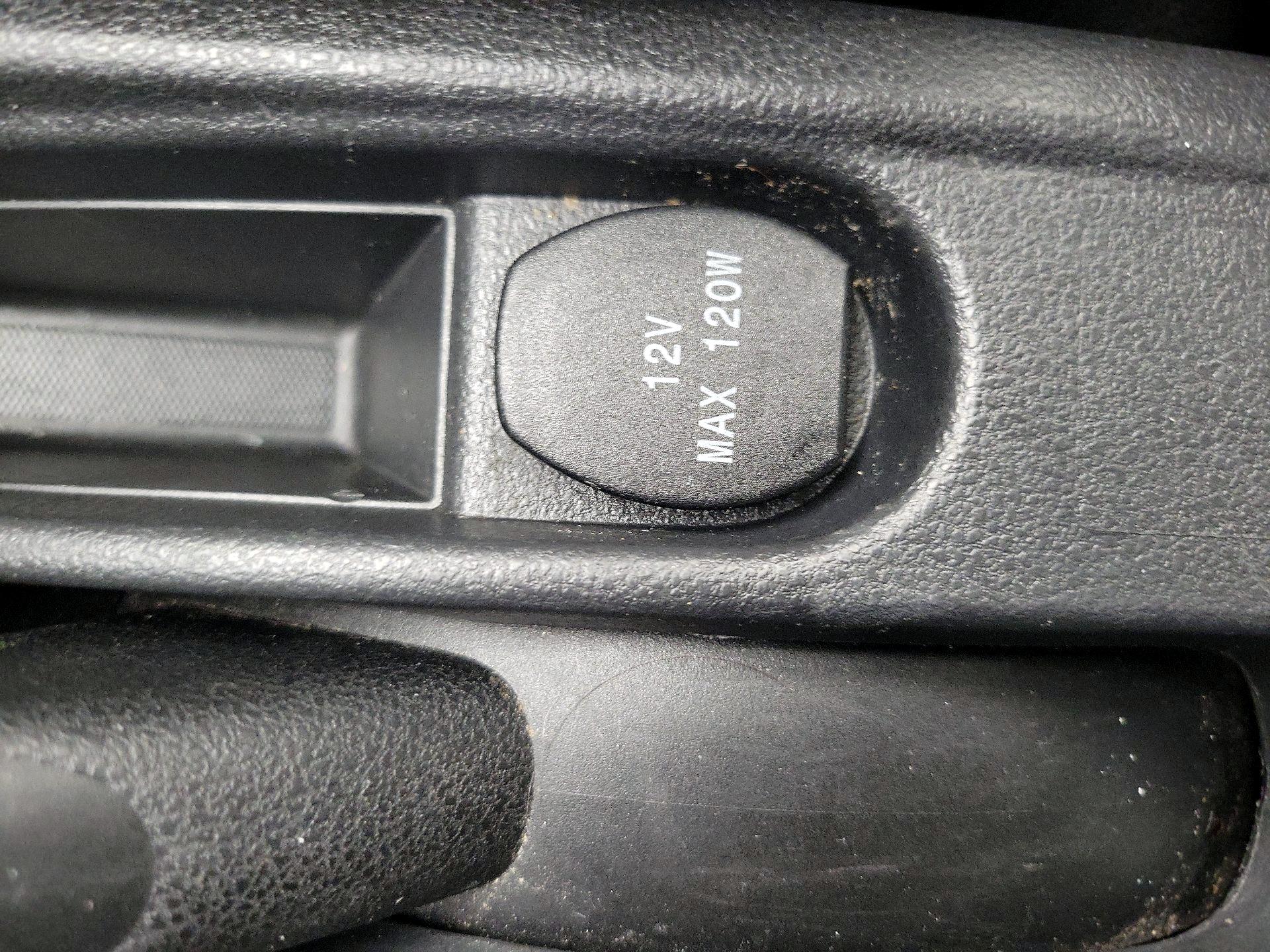 Thumbnail: 2014 Nissan Versa Note - 17