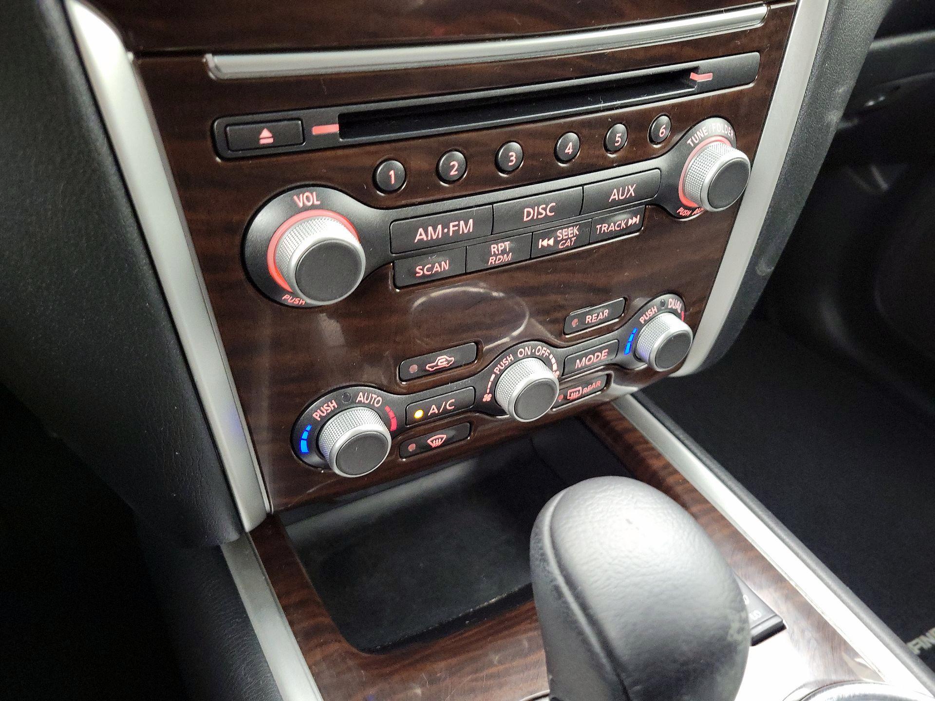 Thumbnail: 2013 Nissan Pathfinder - 16