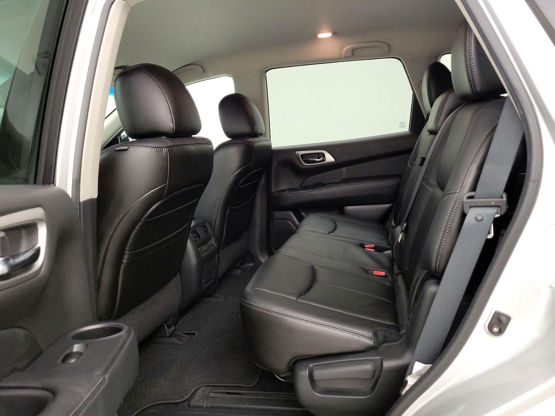 Thumbnail: 2013 Nissan Pathfinder - 19