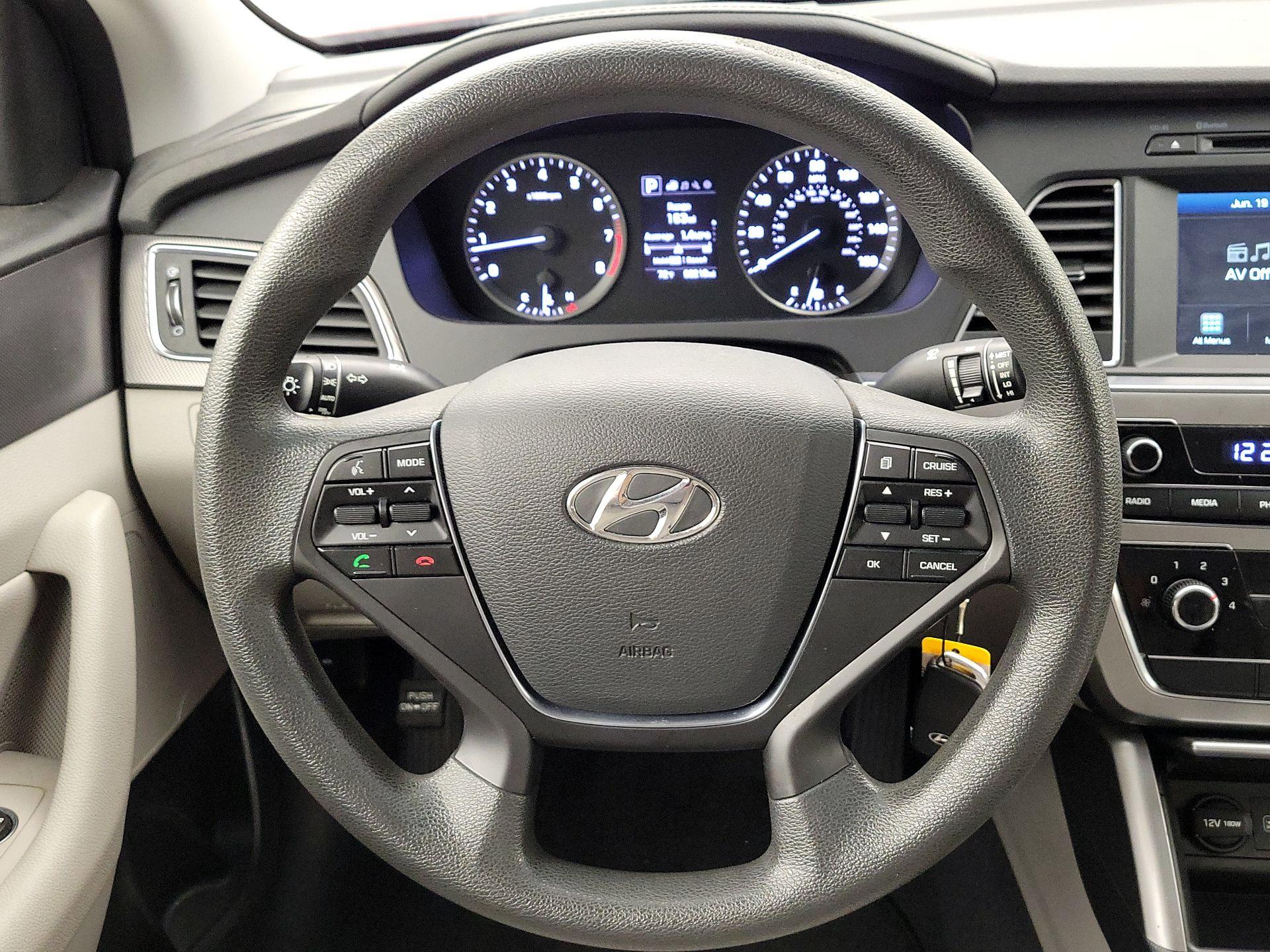 Thumbnail: 2016 Hyundai Sonata - 10