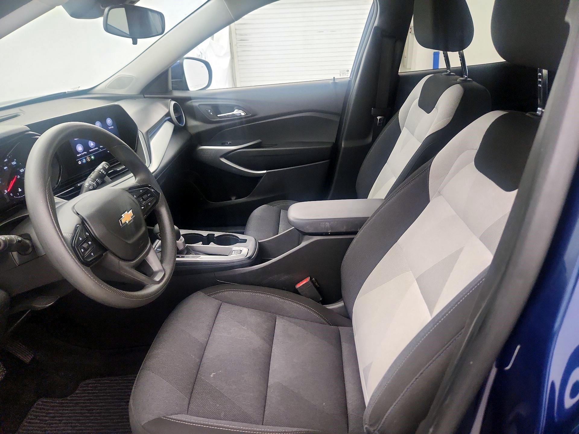 Thumbnail: 2024 Chevrolet Trax - 11