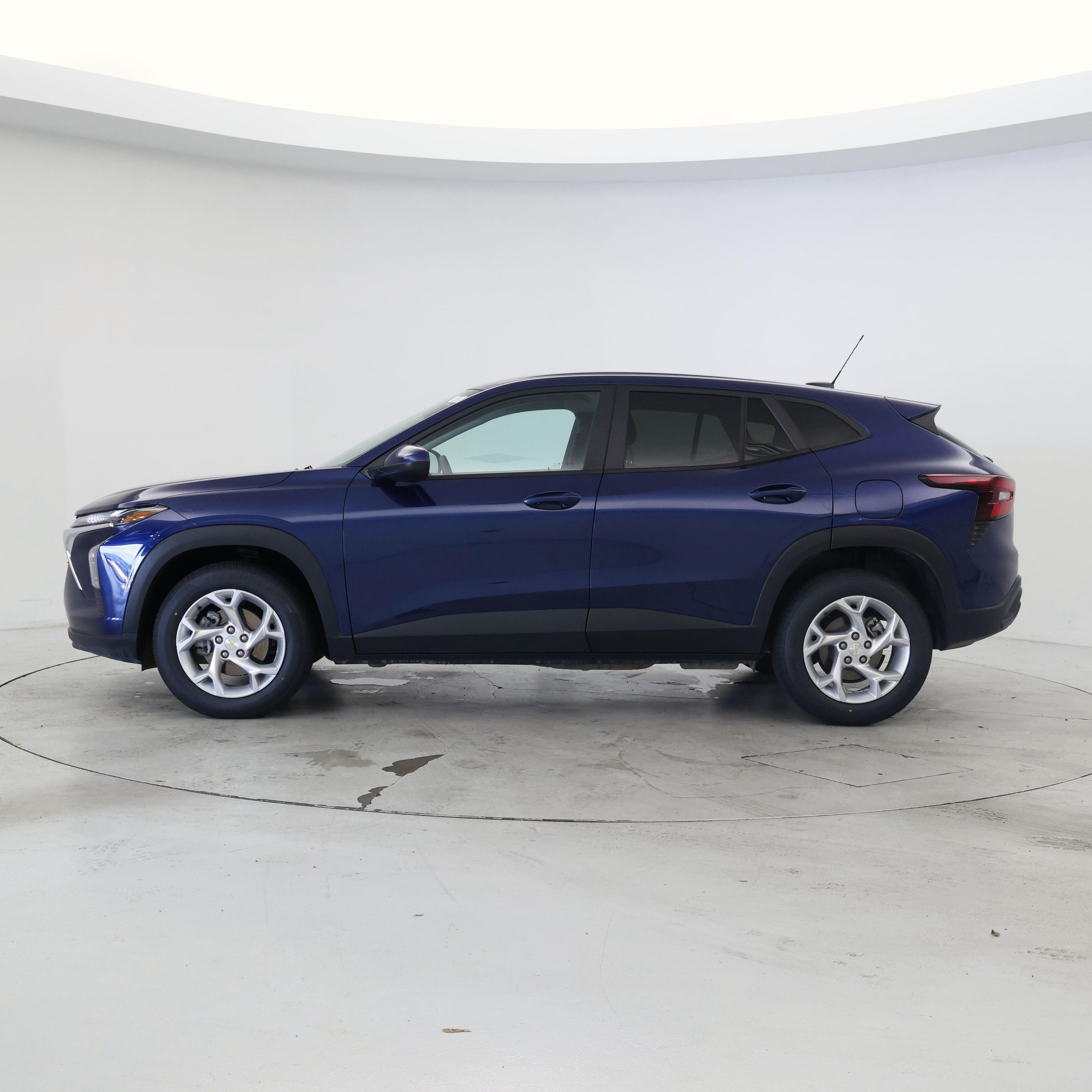 Thumbnail: 2024 Chevrolet Trax - 3