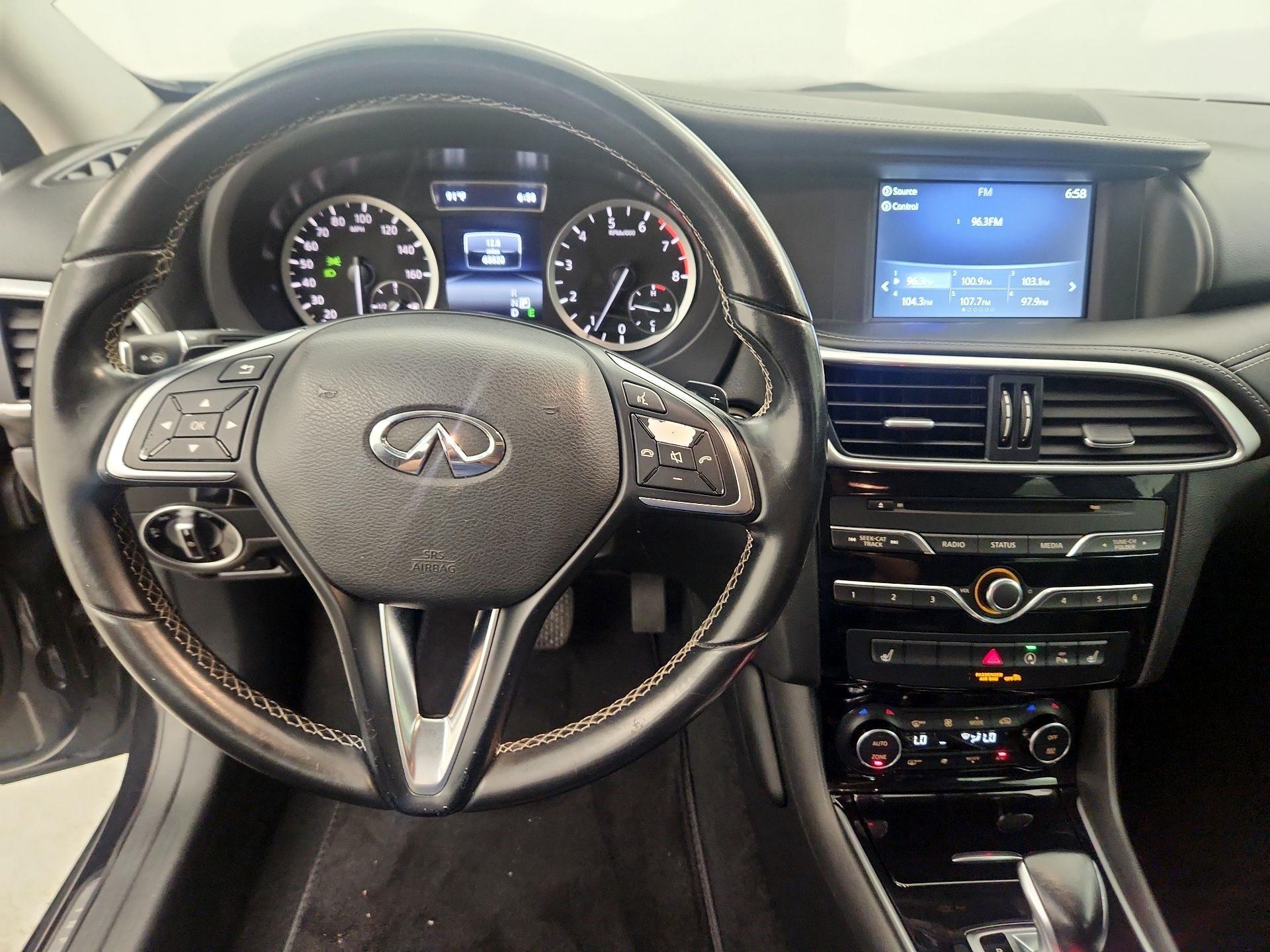 Thumbnail: 2017 INFINITI QX30 - 9