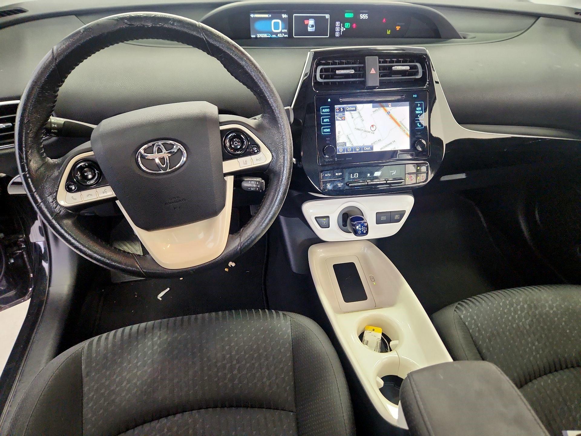 Thumbnail: 2016 Toyota Prius - 9