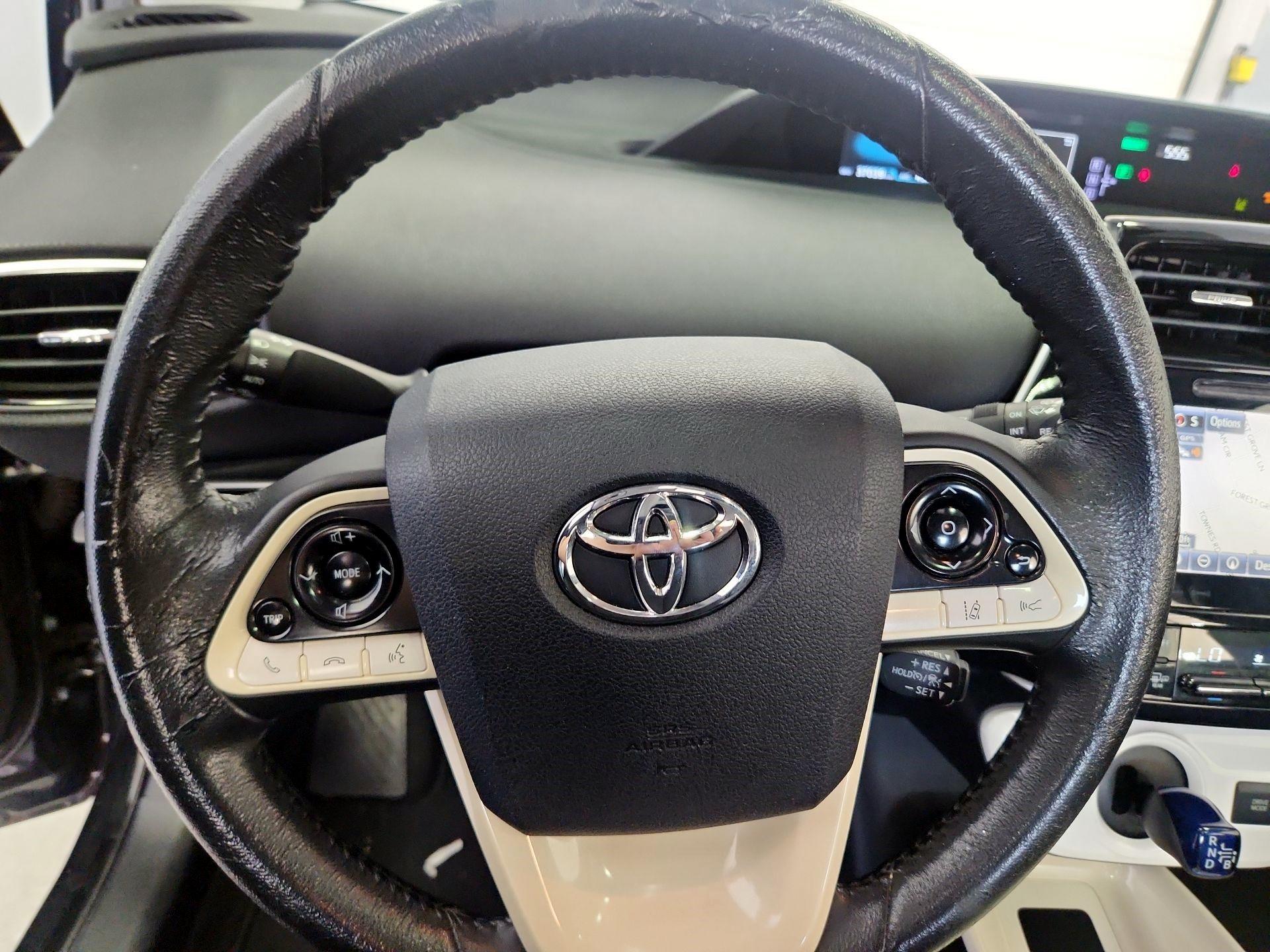 Thumbnail: 2016 Toyota Prius - 10