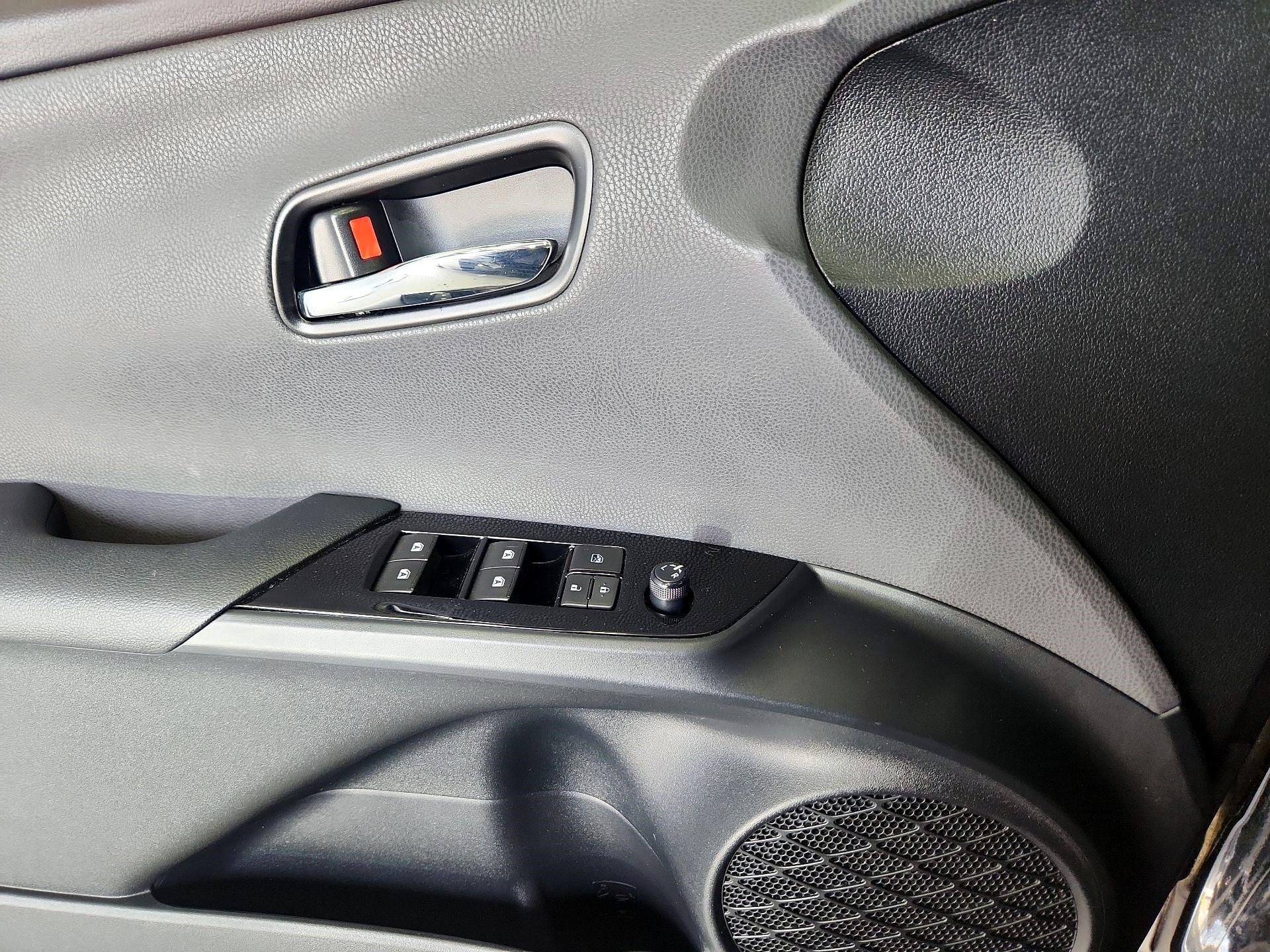 Thumbnail: 2016 Toyota Prius - 13