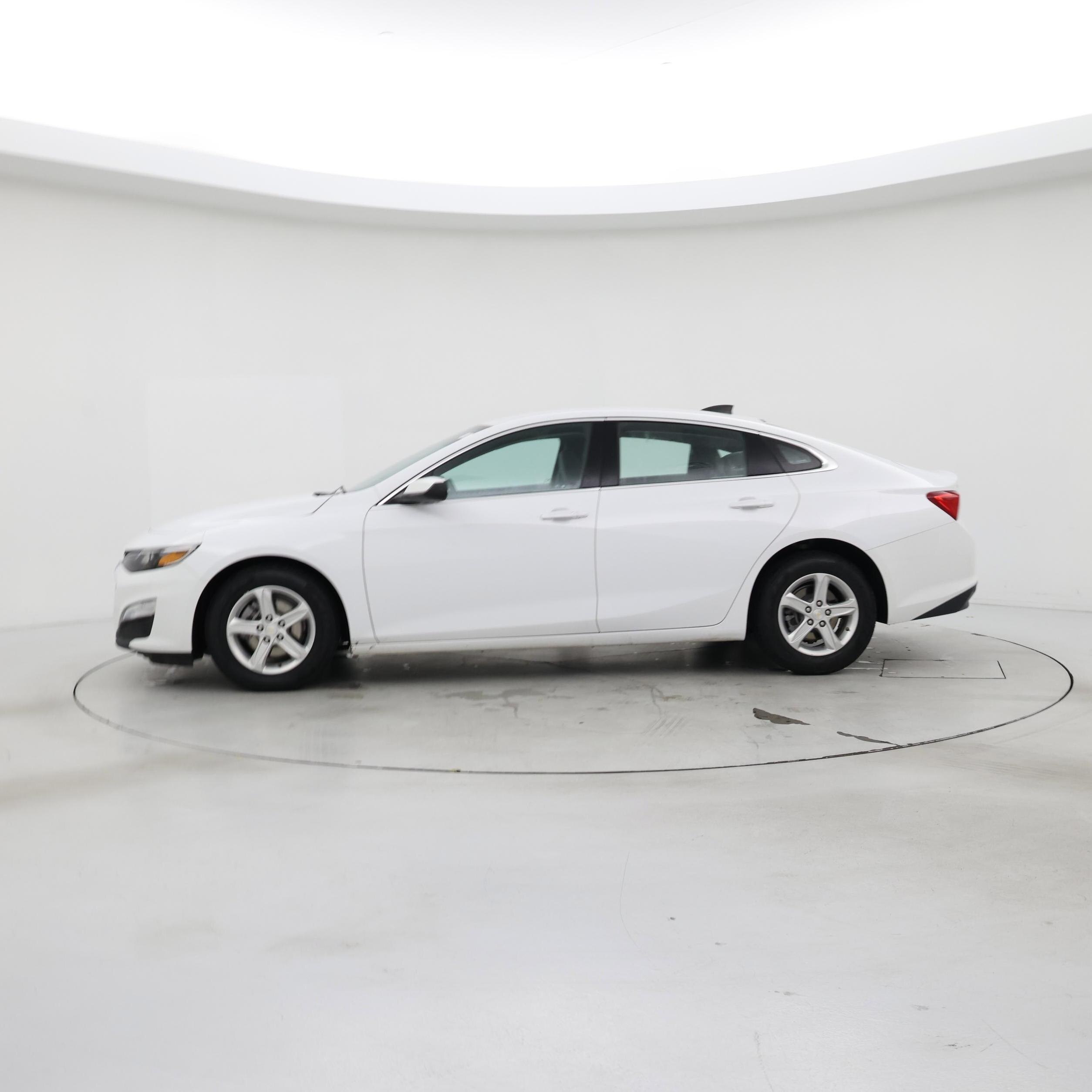 Thumbnail: 2022 Chevrolet Malibu - 3