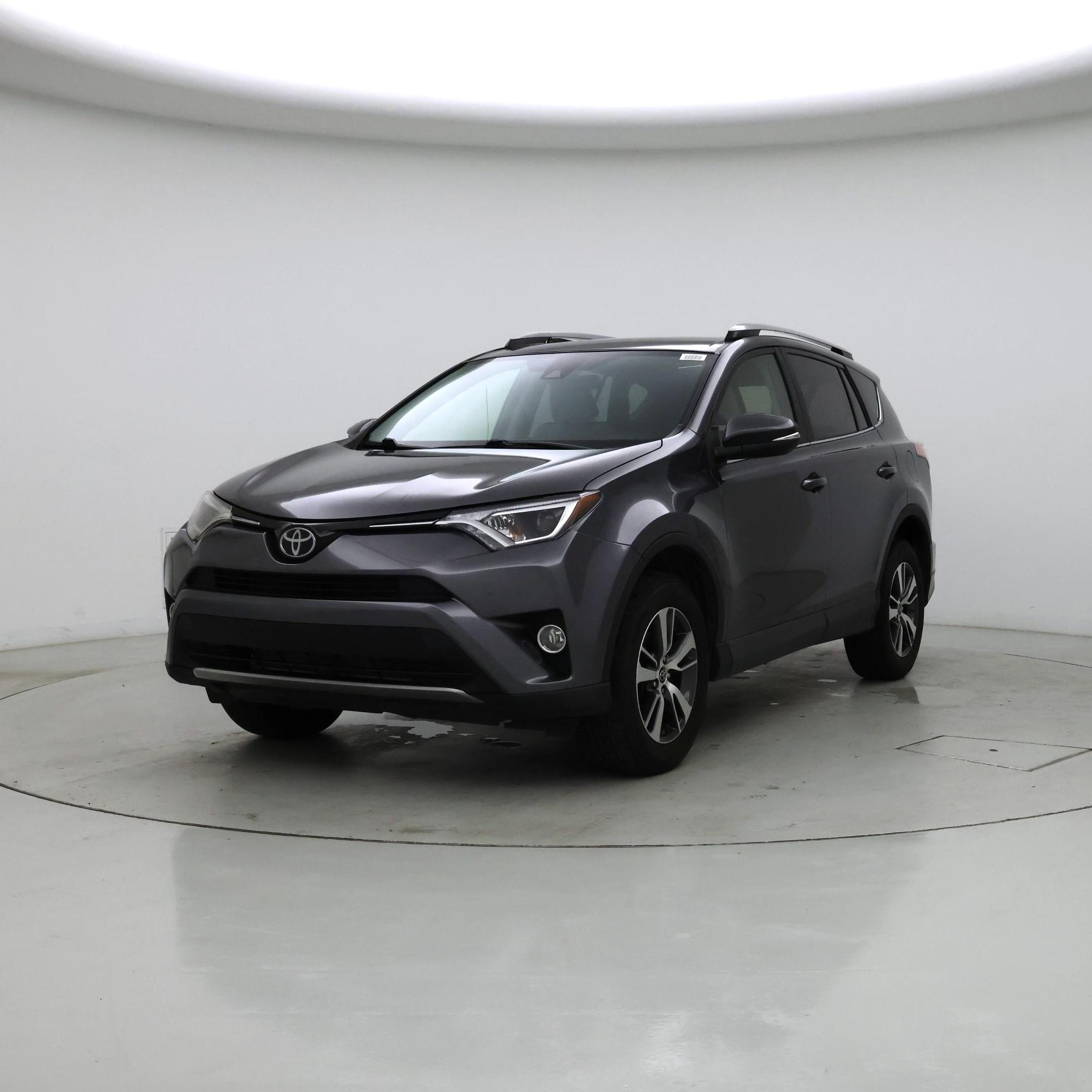 Thumbnail: 2017 Toyota RAV4 - 4