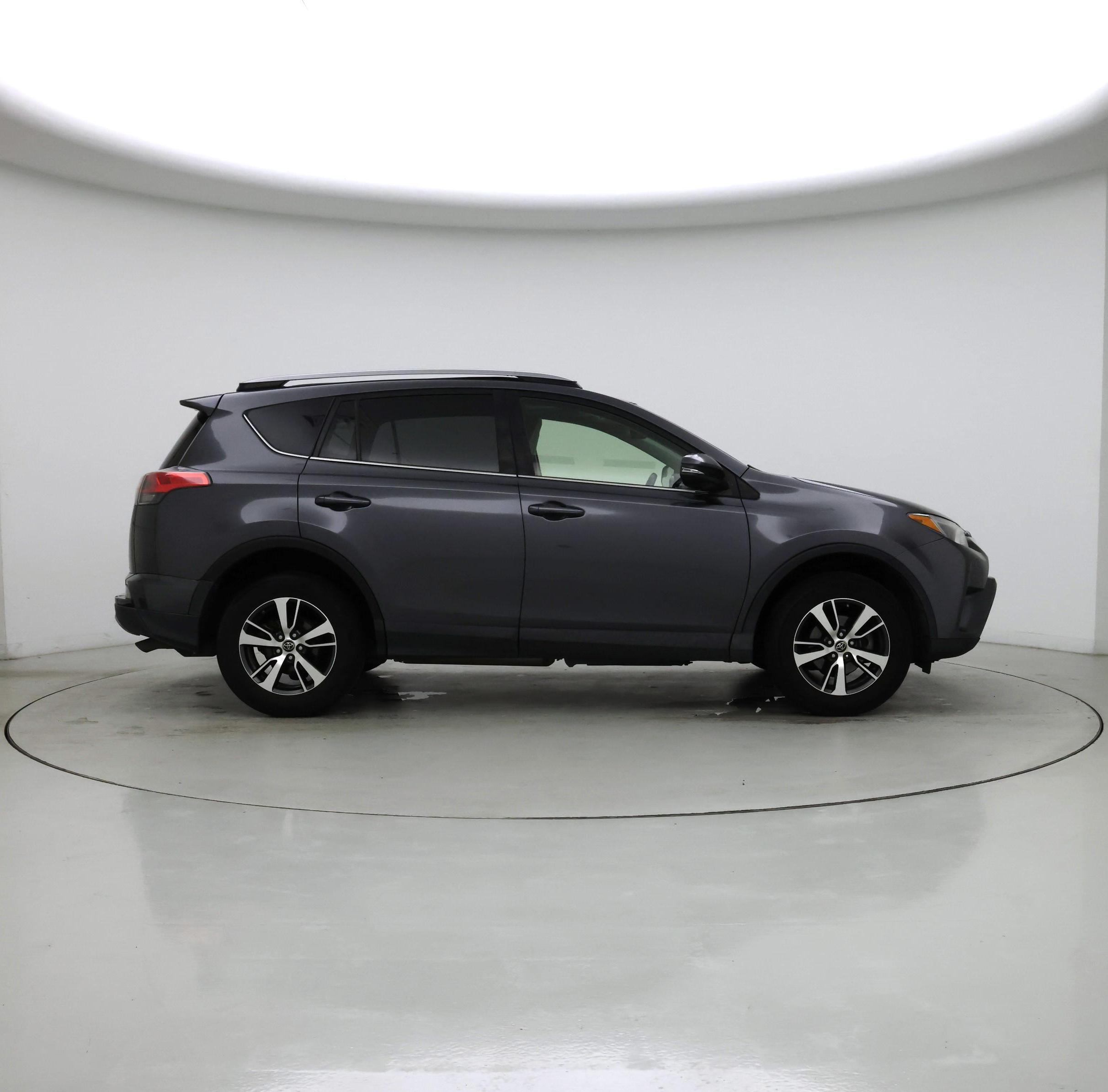 Thumbnail: 2017 Toyota RAV4 - 7