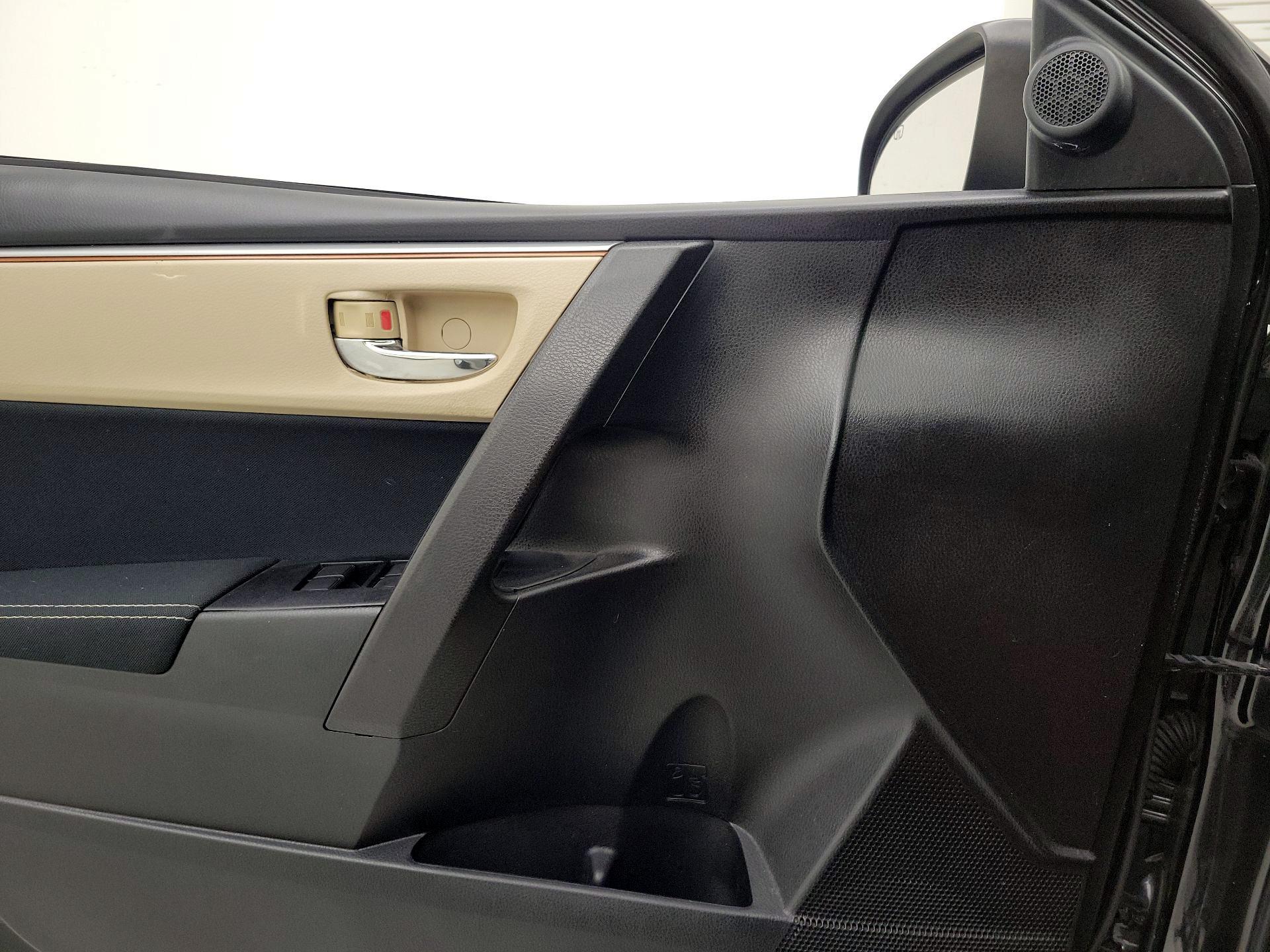 Thumbnail: 2015 Toyota Corolla - 12