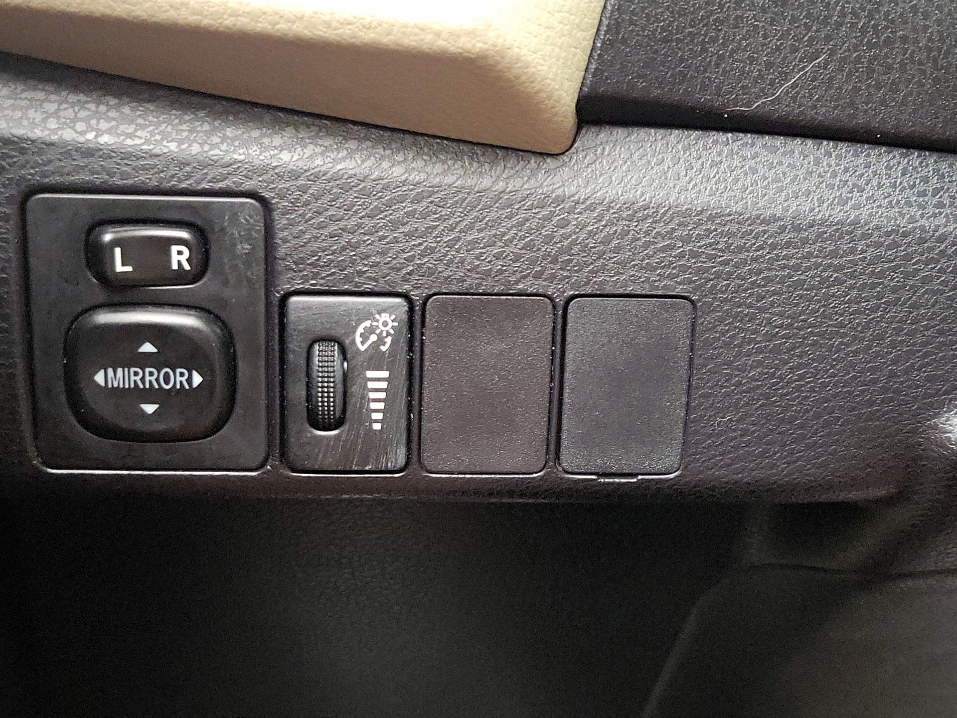 Thumbnail: 2015 Toyota Corolla - 13