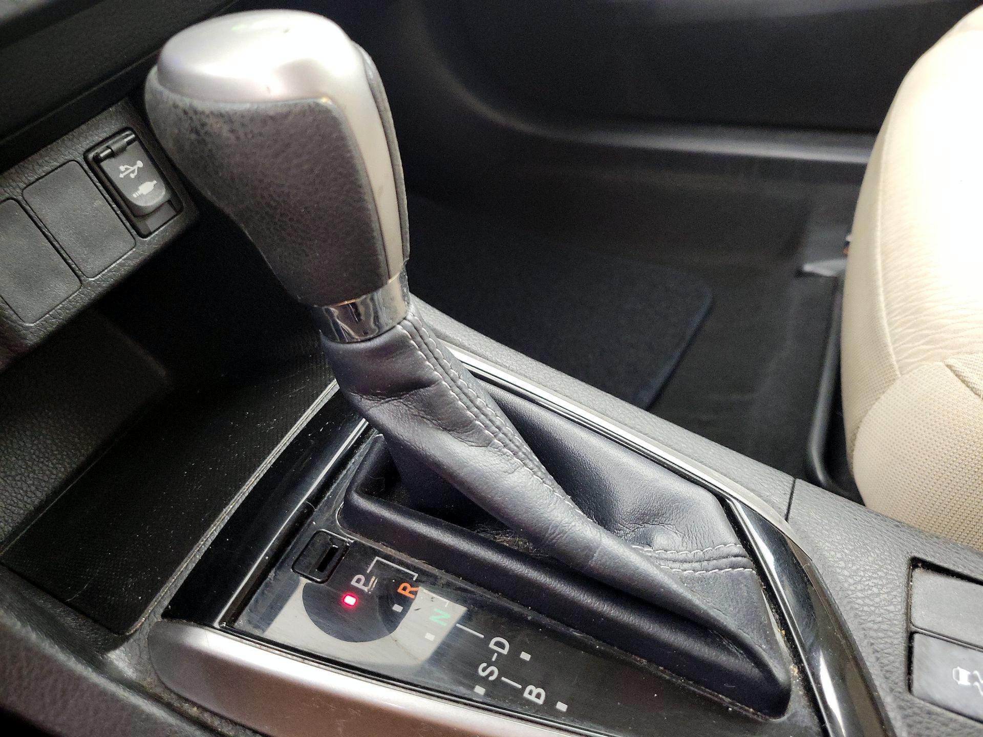 Thumbnail: 2015 Toyota Corolla - 17
