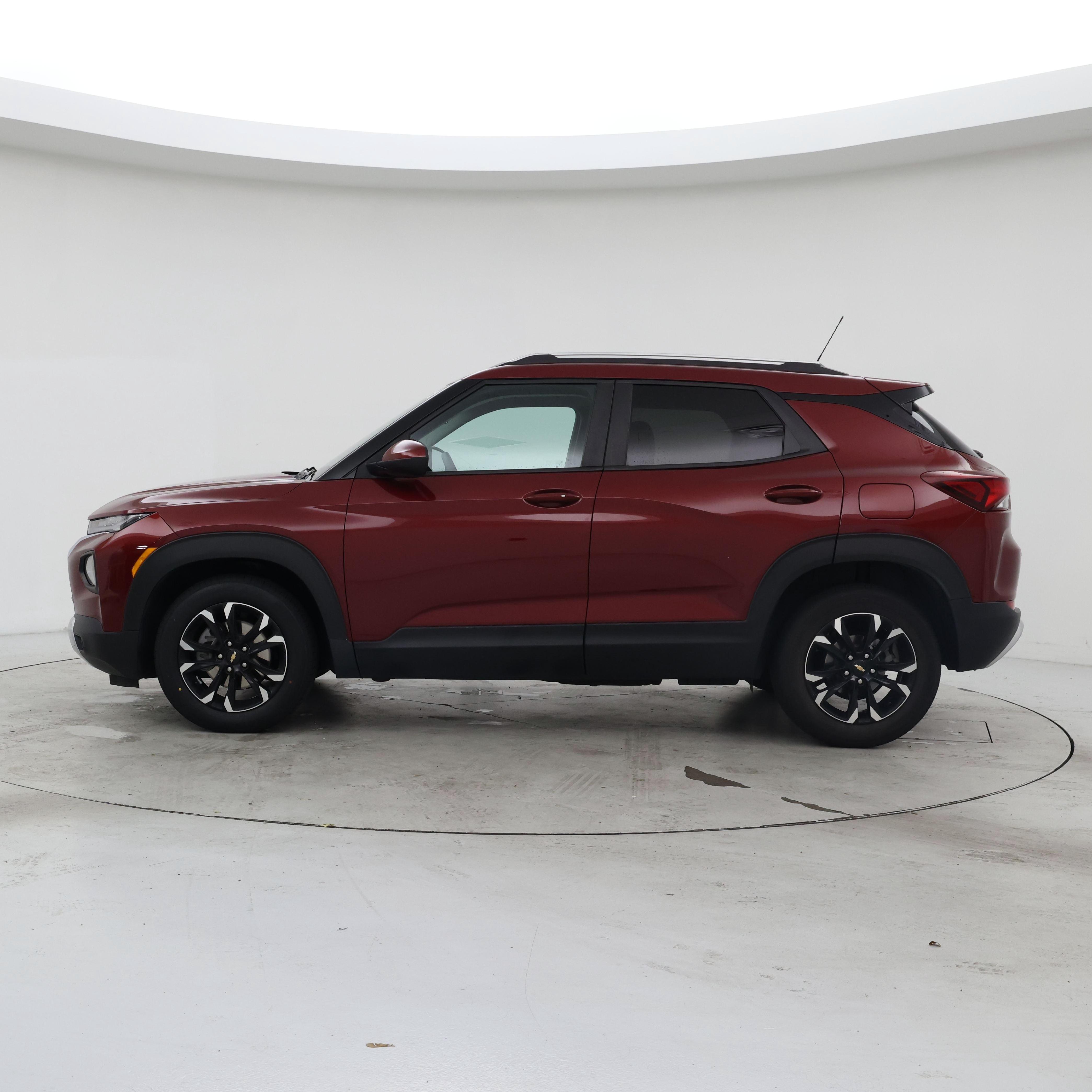 Thumbnail: 2023 Chevrolet TrailBlazer - 3