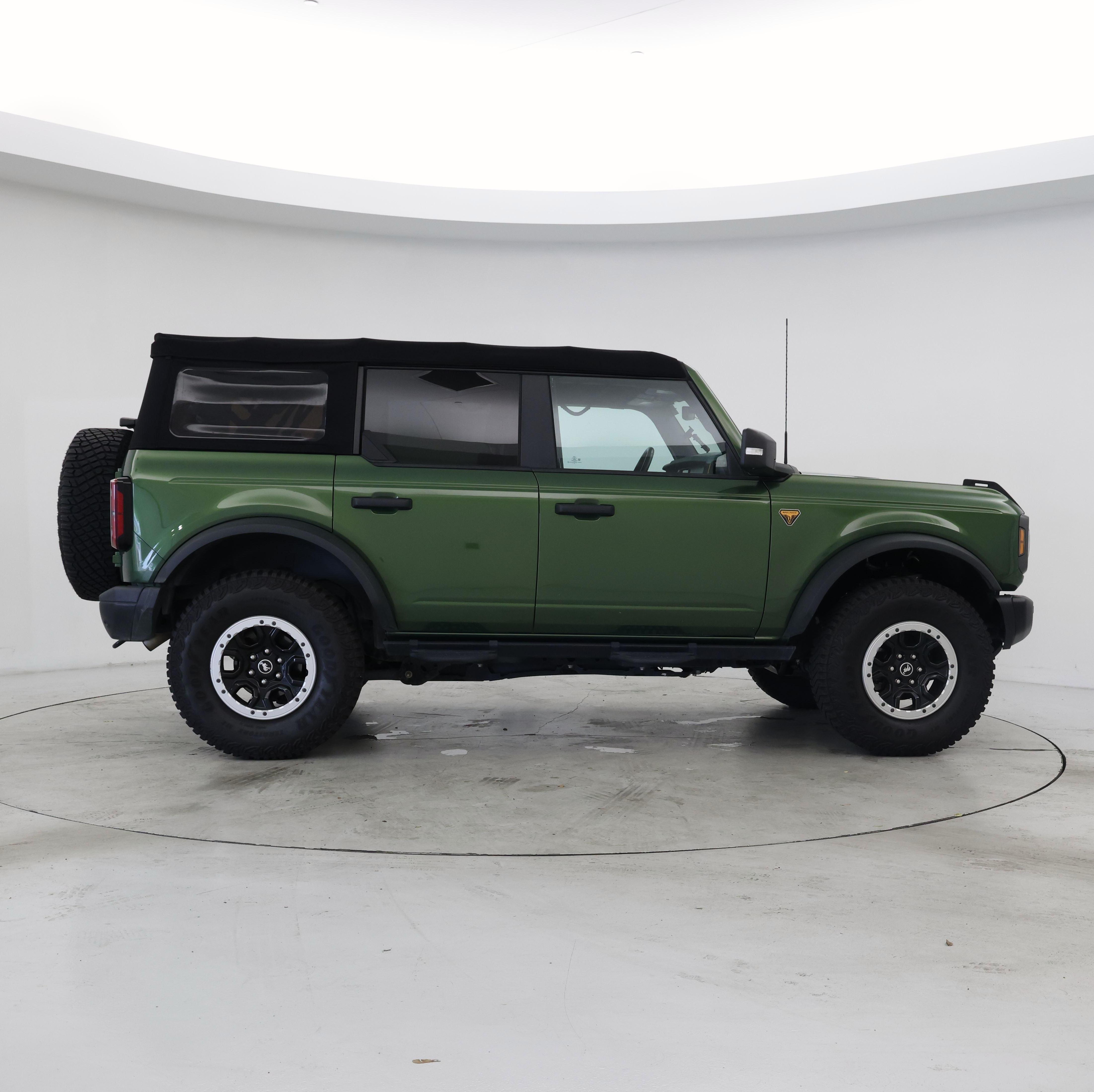 Thumbnail: 2022 Ford Bronco - 7