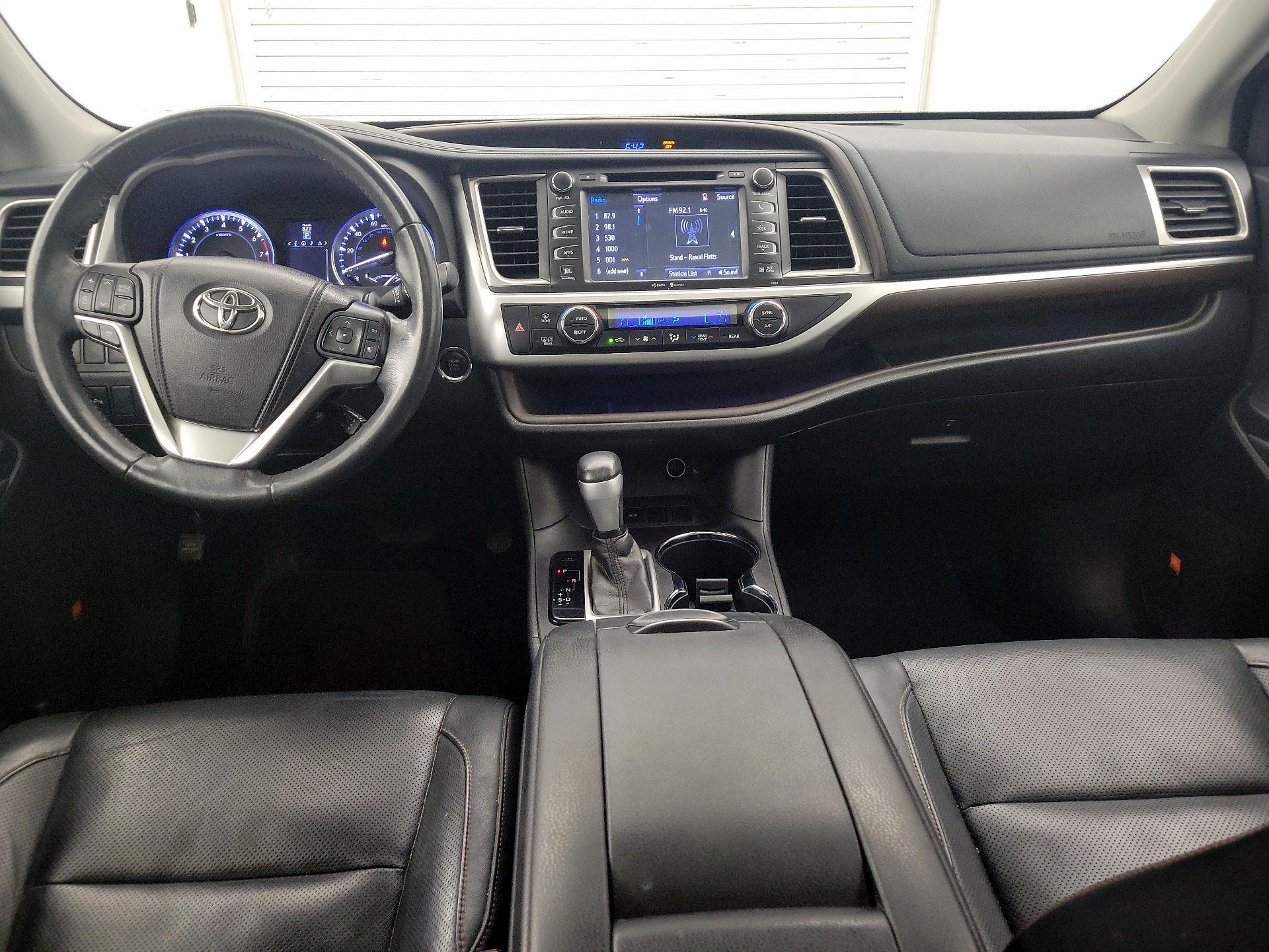 Thumbnail: 2015 Toyota Highlander - 9