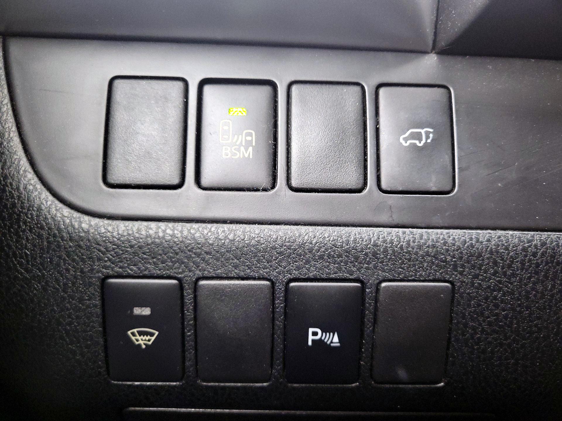 Thumbnail: 2015 Toyota Highlander - 13