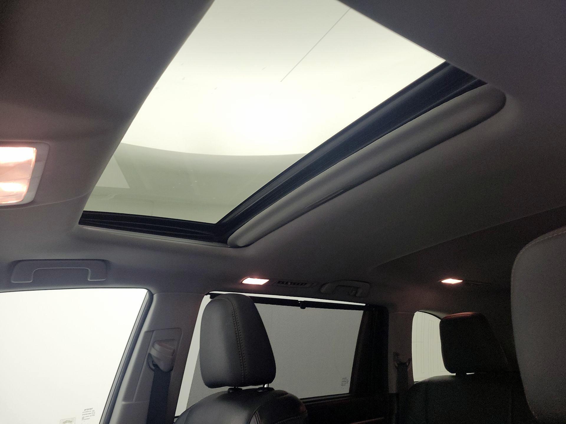 Thumbnail: 2015 Toyota Highlander - 19