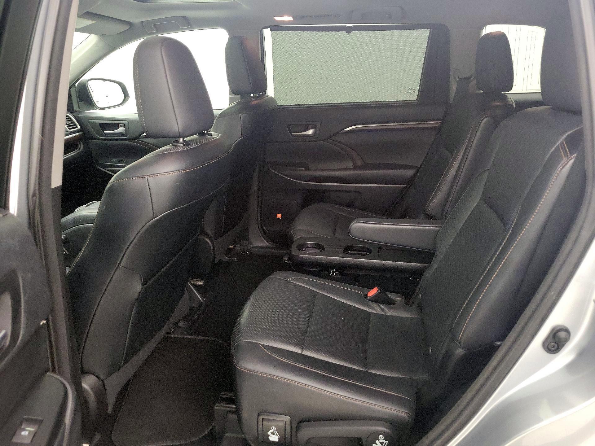 Thumbnail: 2015 Toyota Highlander - 20