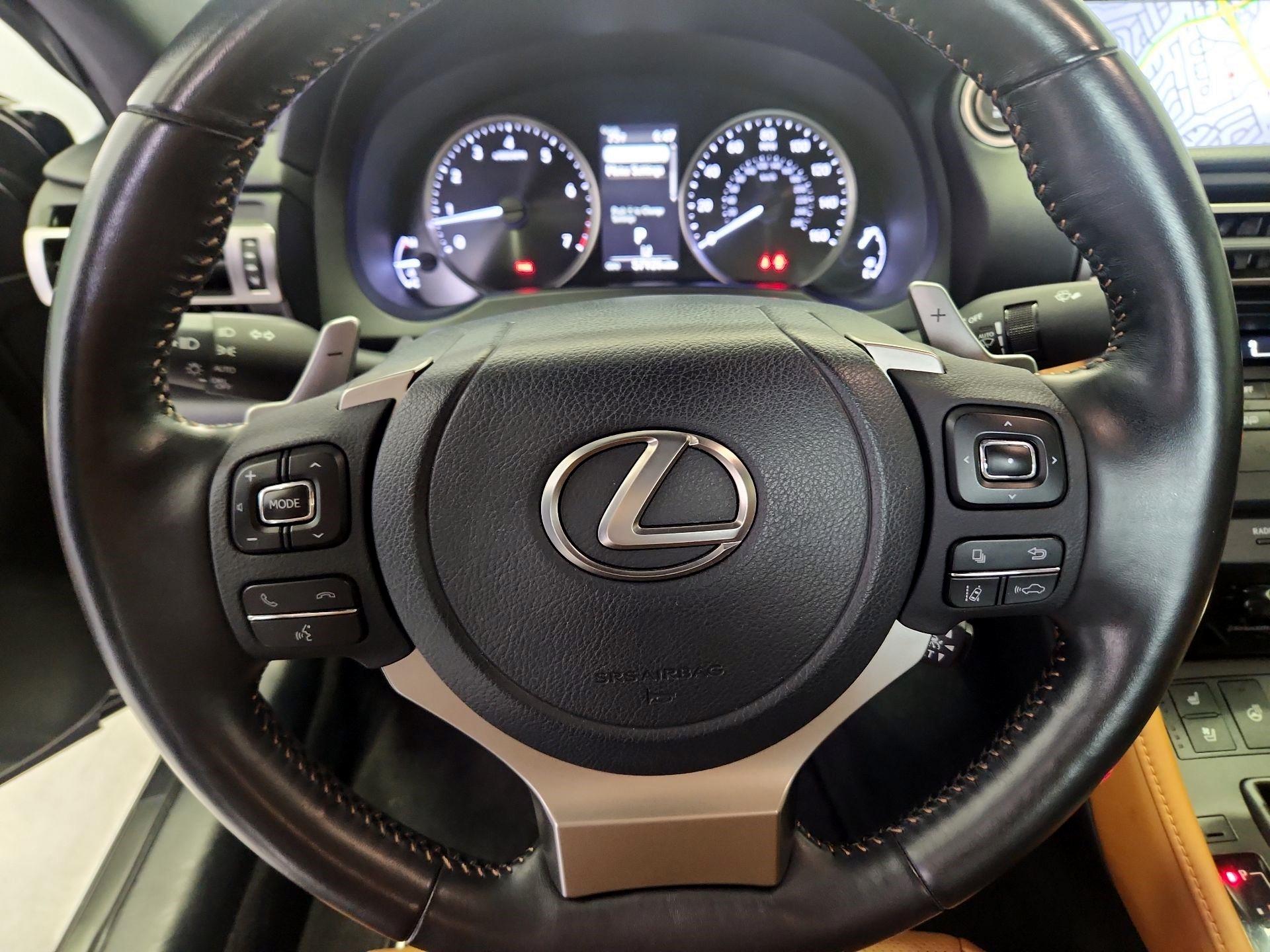 Thumbnail: 2021 Lexus RC - 10