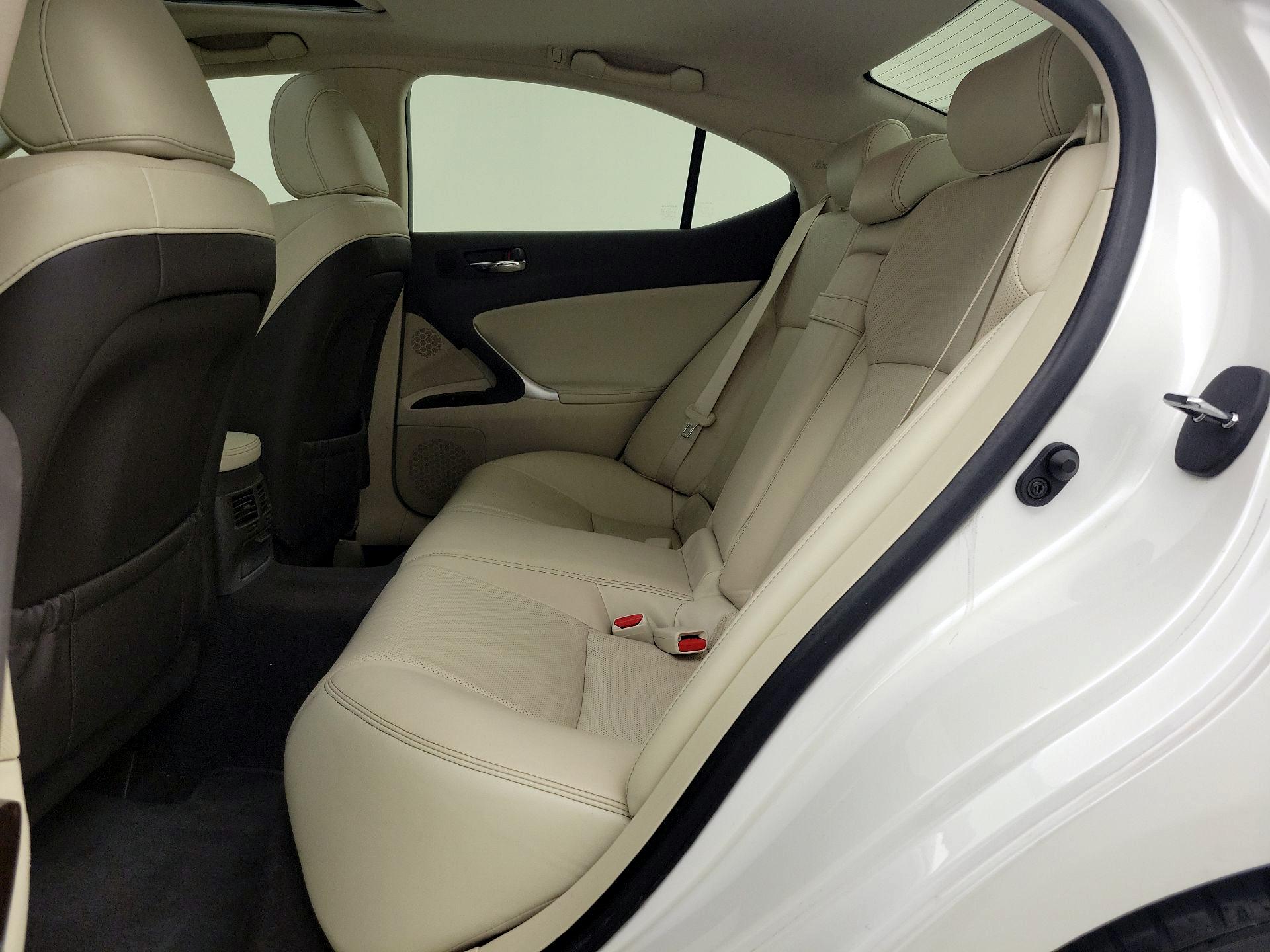 Thumbnail: 2013 Lexus IS - 19