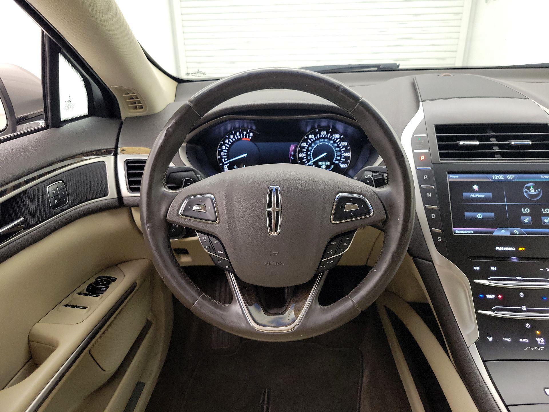 Thumbnail: 2015 Lincoln MKZ - 10