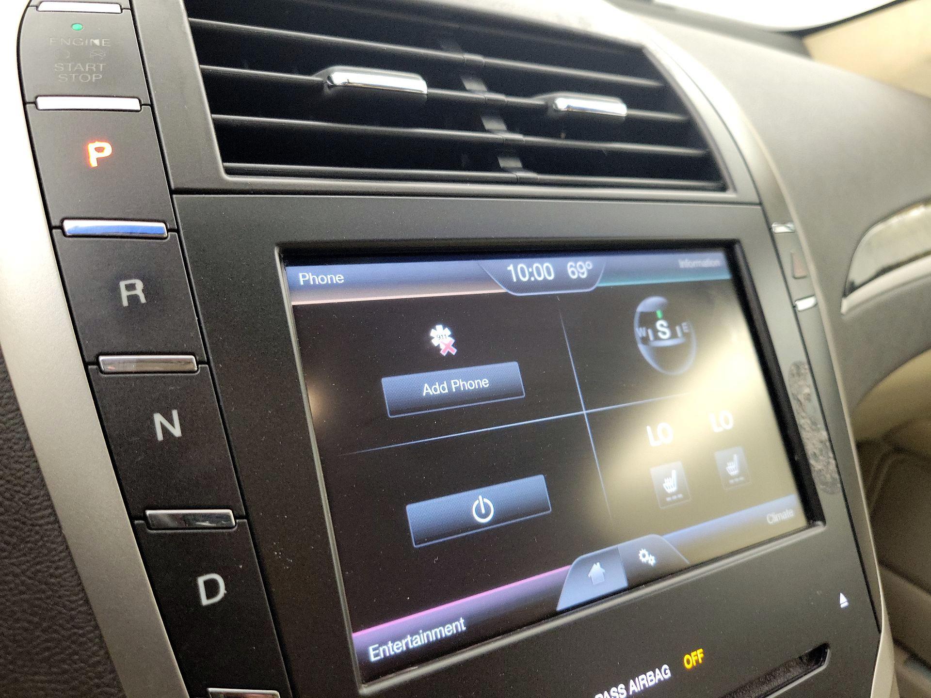 Thumbnail: 2015 Lincoln MKZ - 15