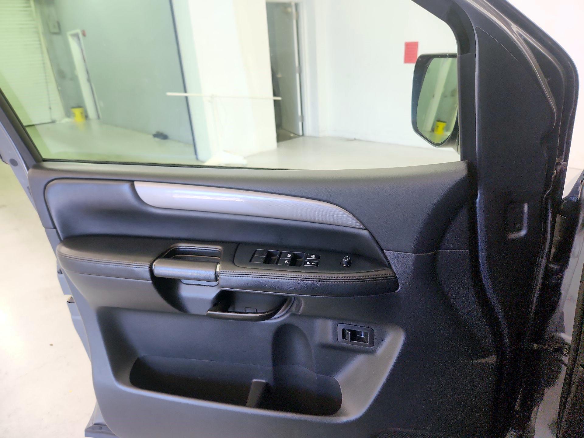Thumbnail: 2014 Nissan Armada - 10