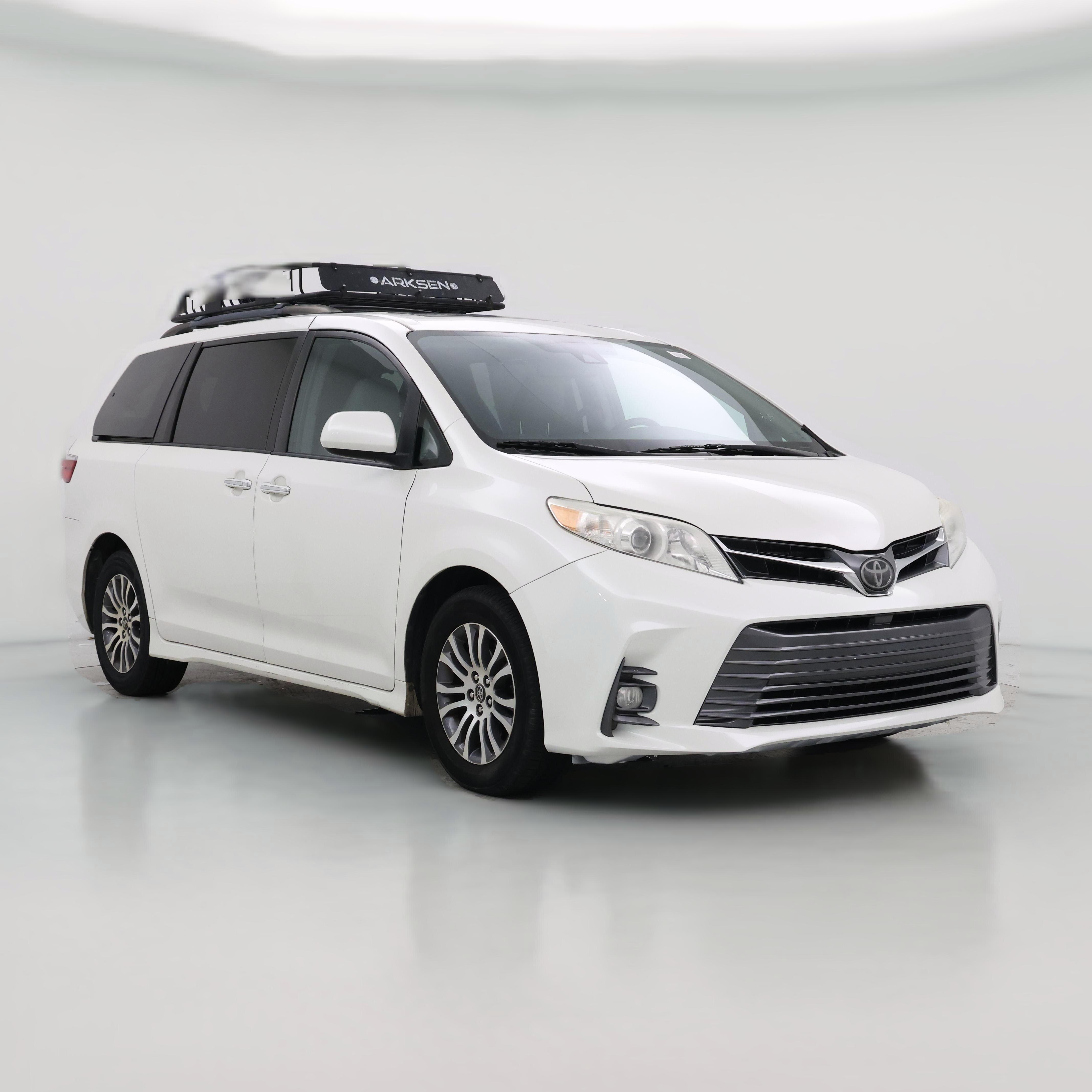 Thumbnail: 2018 Toyota Sienna - 1