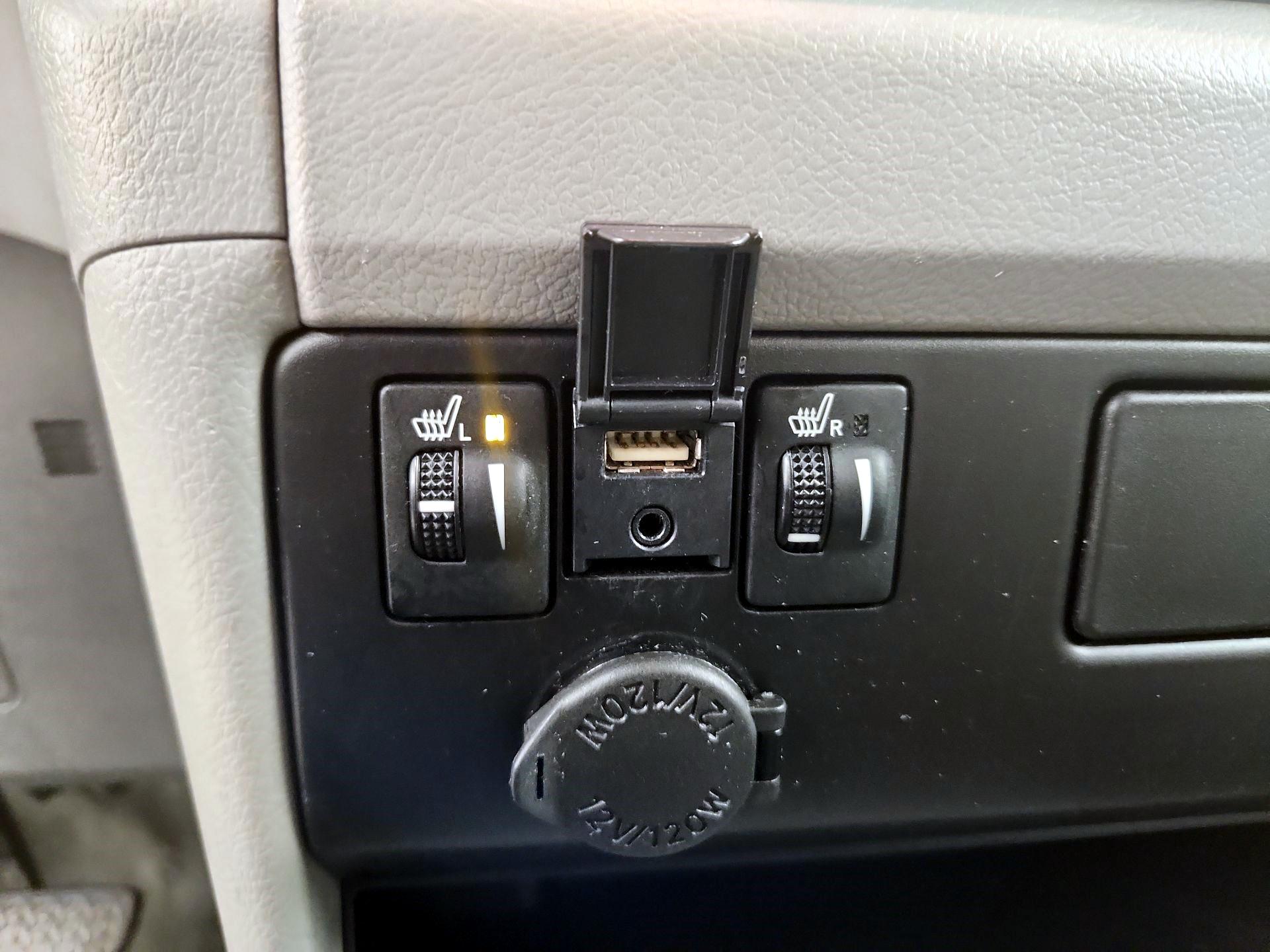 Thumbnail: 2018 Toyota Sienna - 18