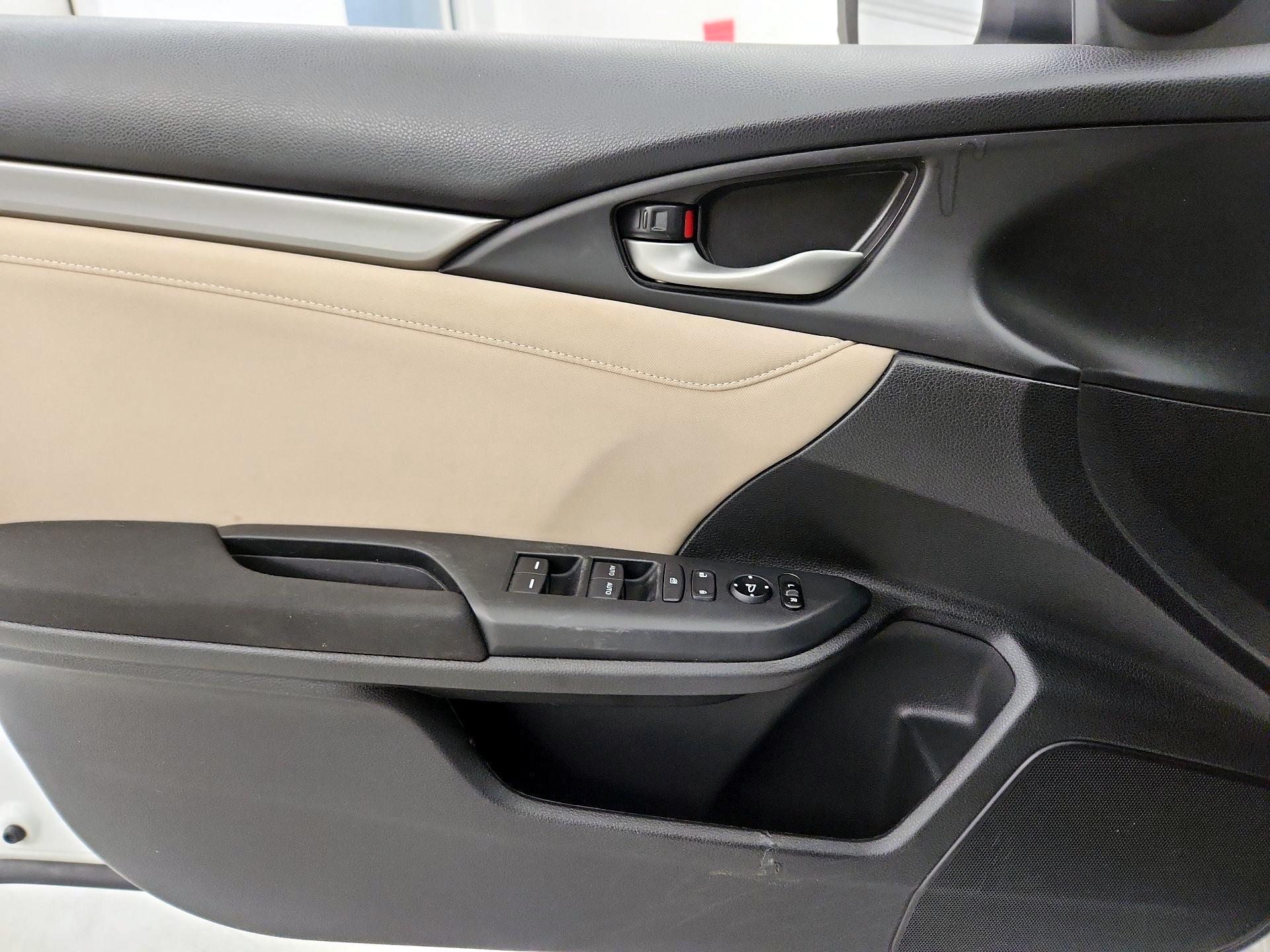 Thumbnail: 2017 Honda Civic - 12