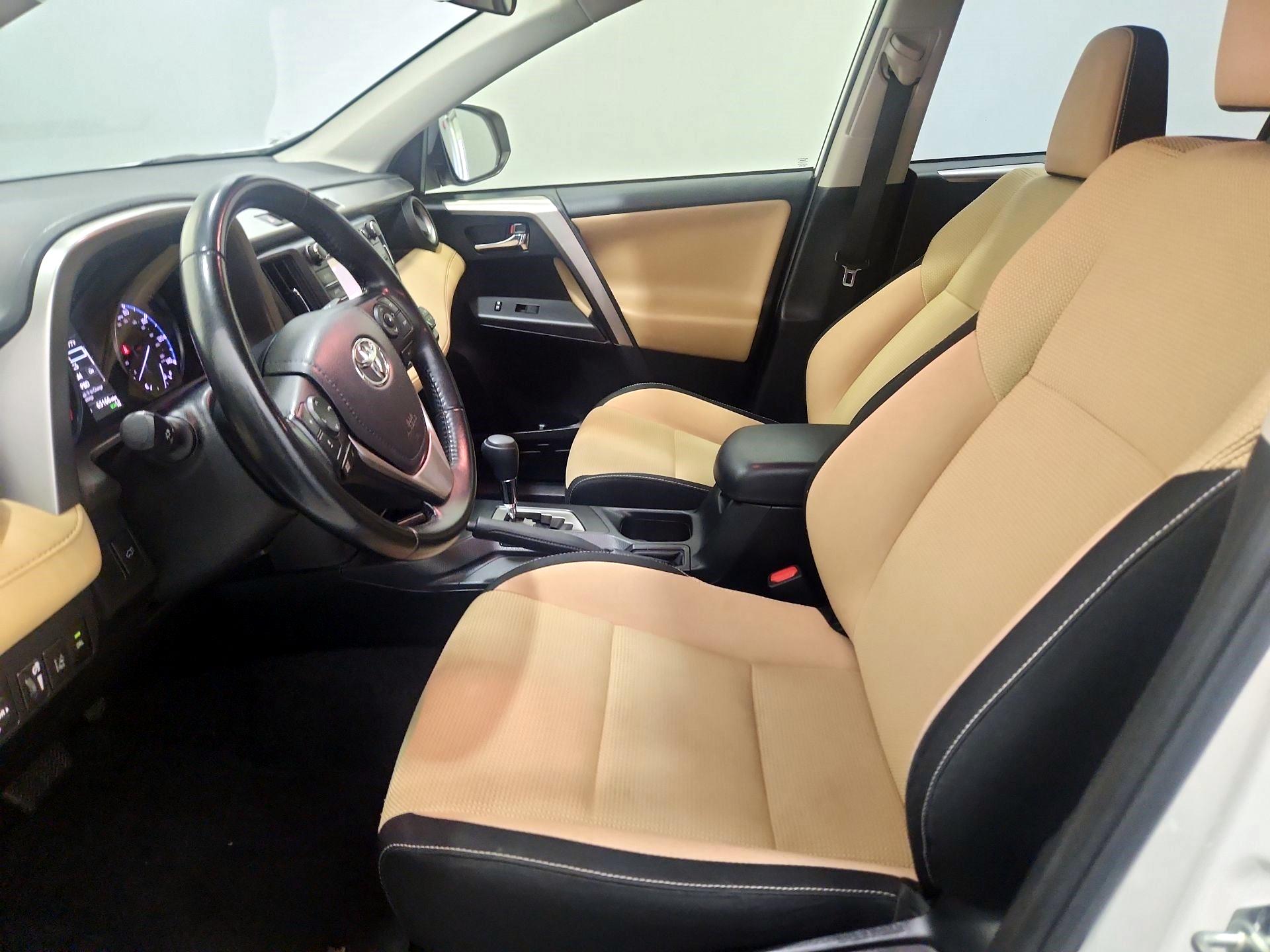 Thumbnail: 2018 Toyota RAV4 - 11