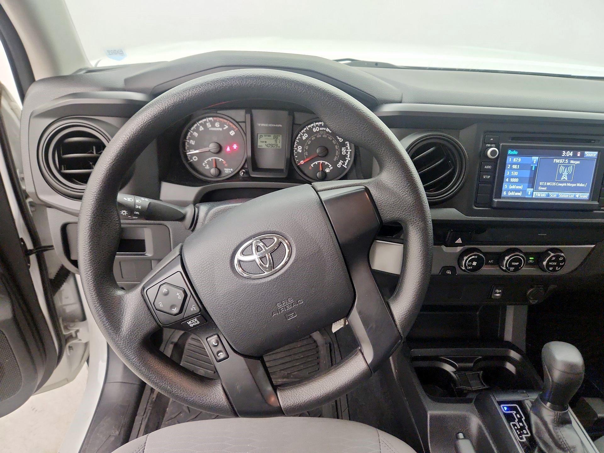 Thumbnail: 2017 Toyota Tacoma - 10