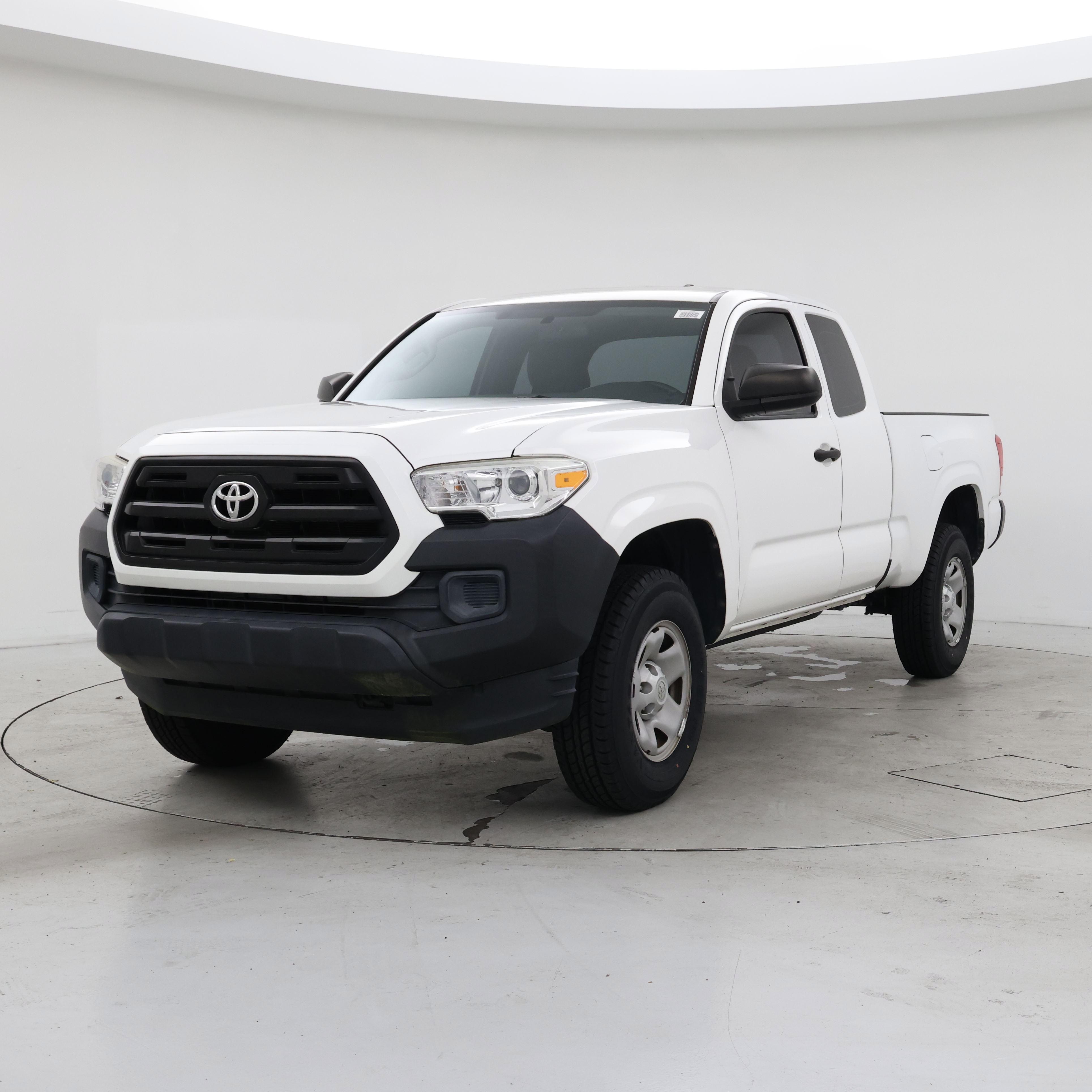 Thumbnail: 2017 Toyota Tacoma - 4