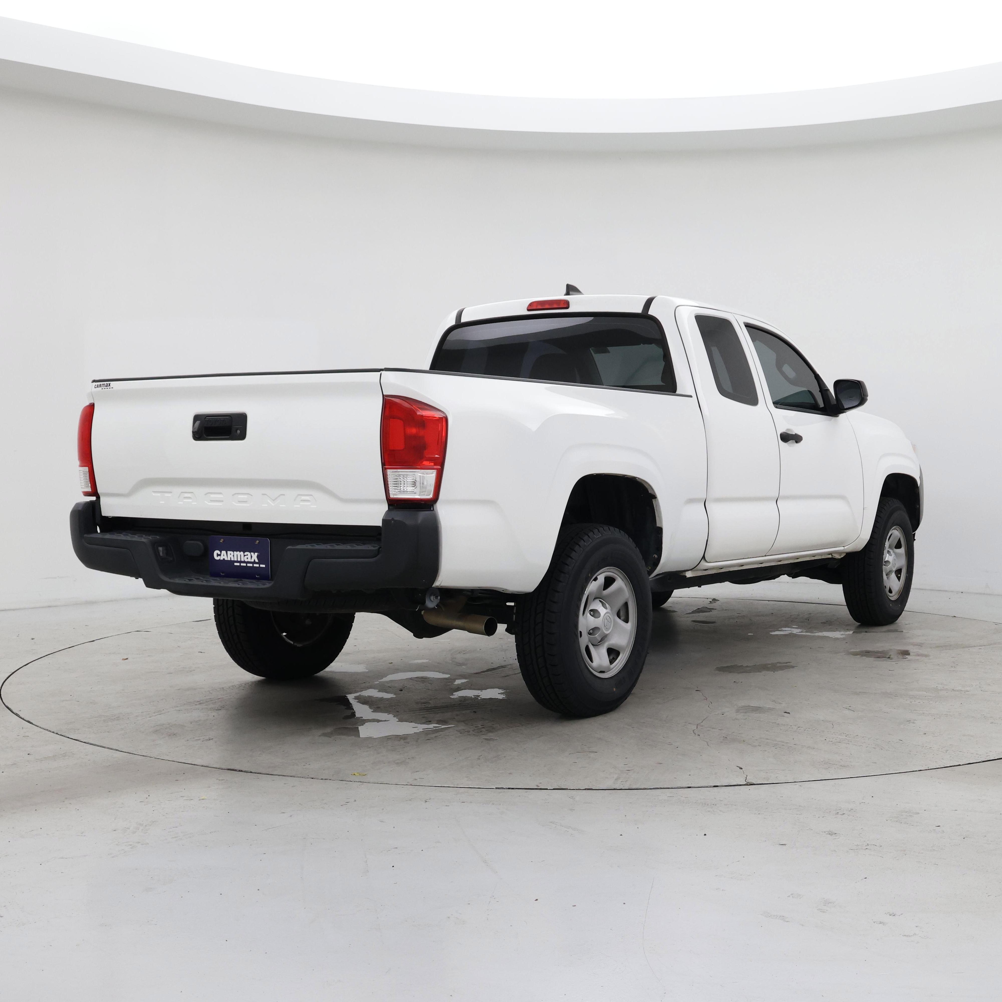 Thumbnail: 2017 Toyota Tacoma - 8