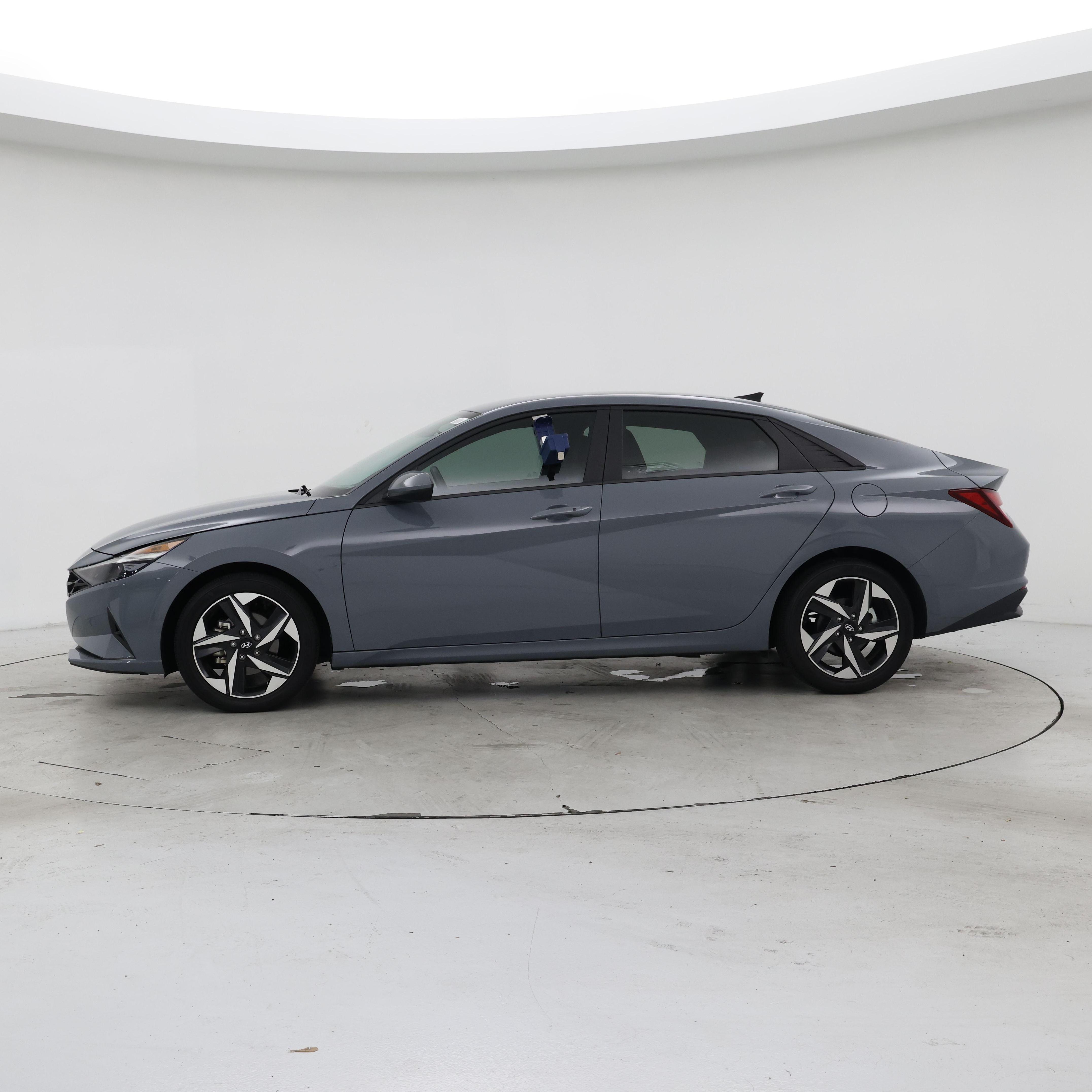 Thumbnail: 2023 Hyundai Elantra - 3