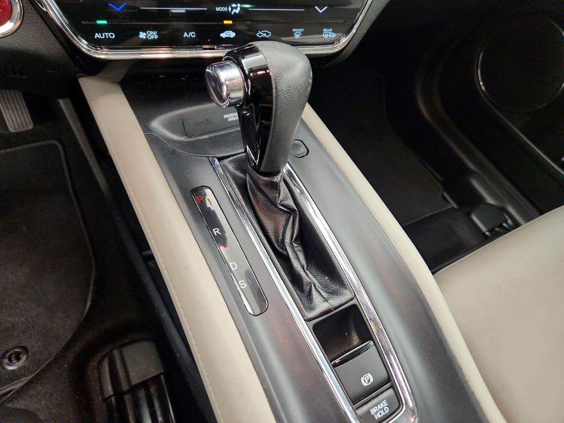 Thumbnail: 2016 Honda HR-V - 17