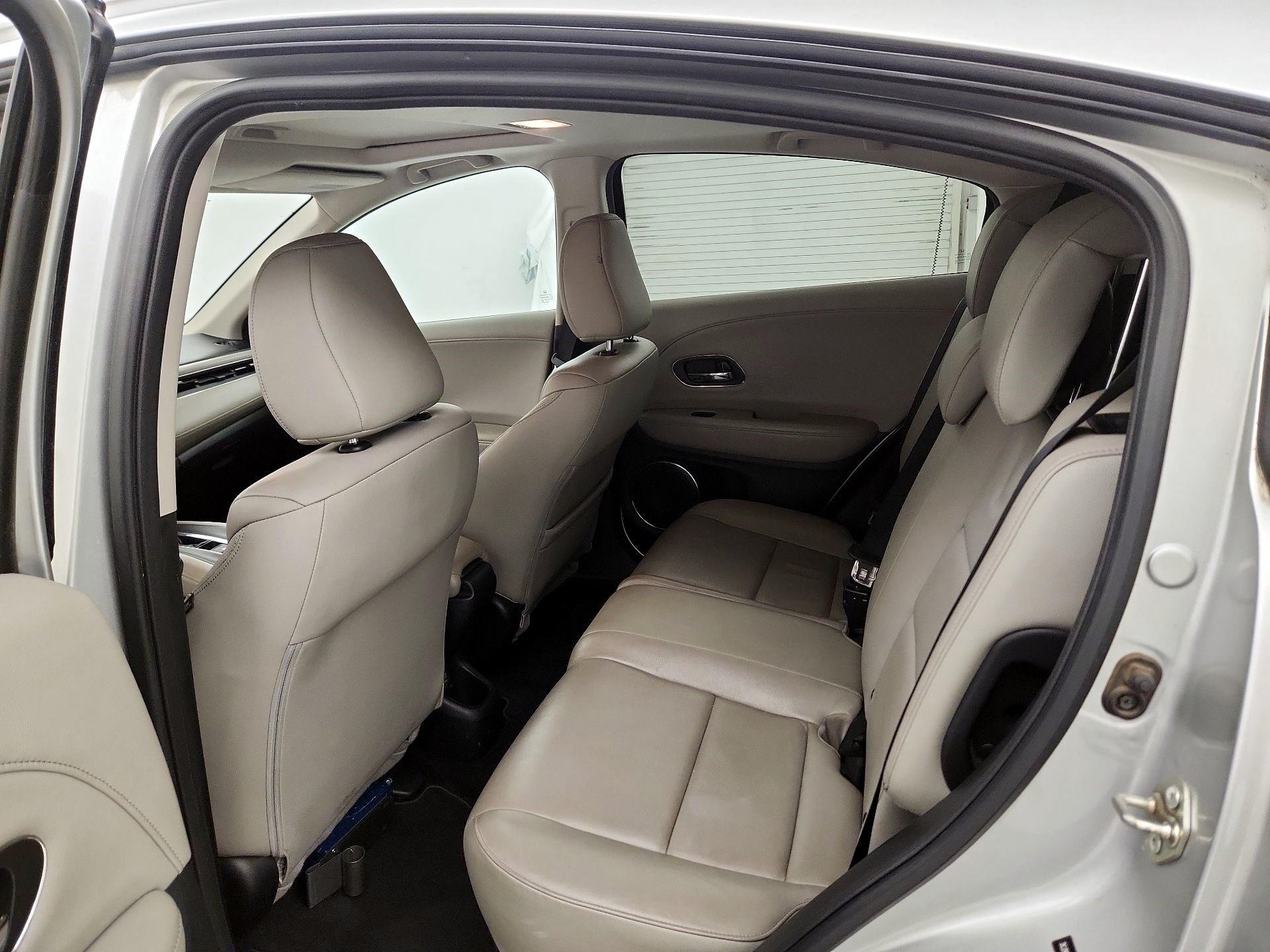 Thumbnail: 2016 Honda HR-V - 19