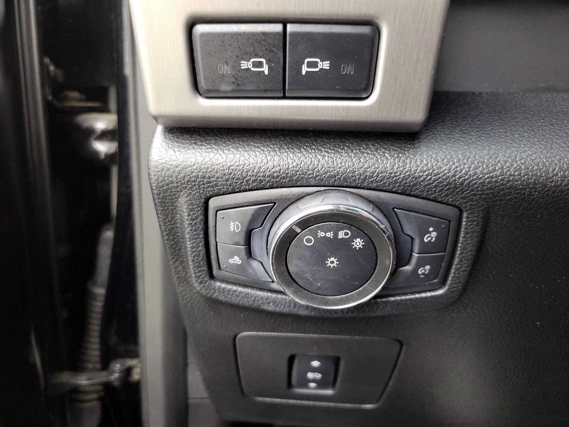 Thumbnail: 2016 Ford F-150 - 13